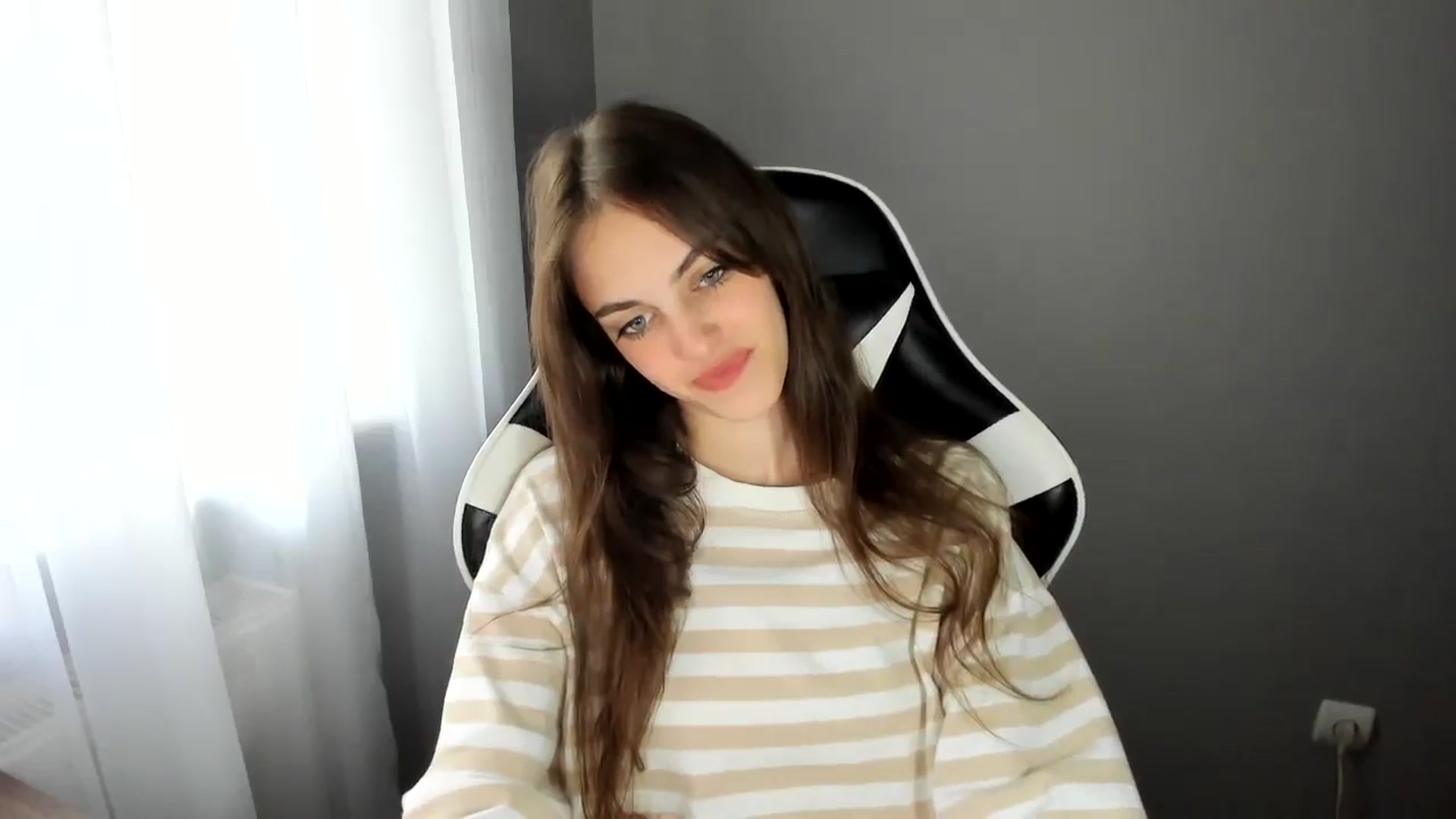 Gallery image thumbnail from Dashamoxy's myfreecams stream on, 06/13/2025, 12:11 image 13 of 20