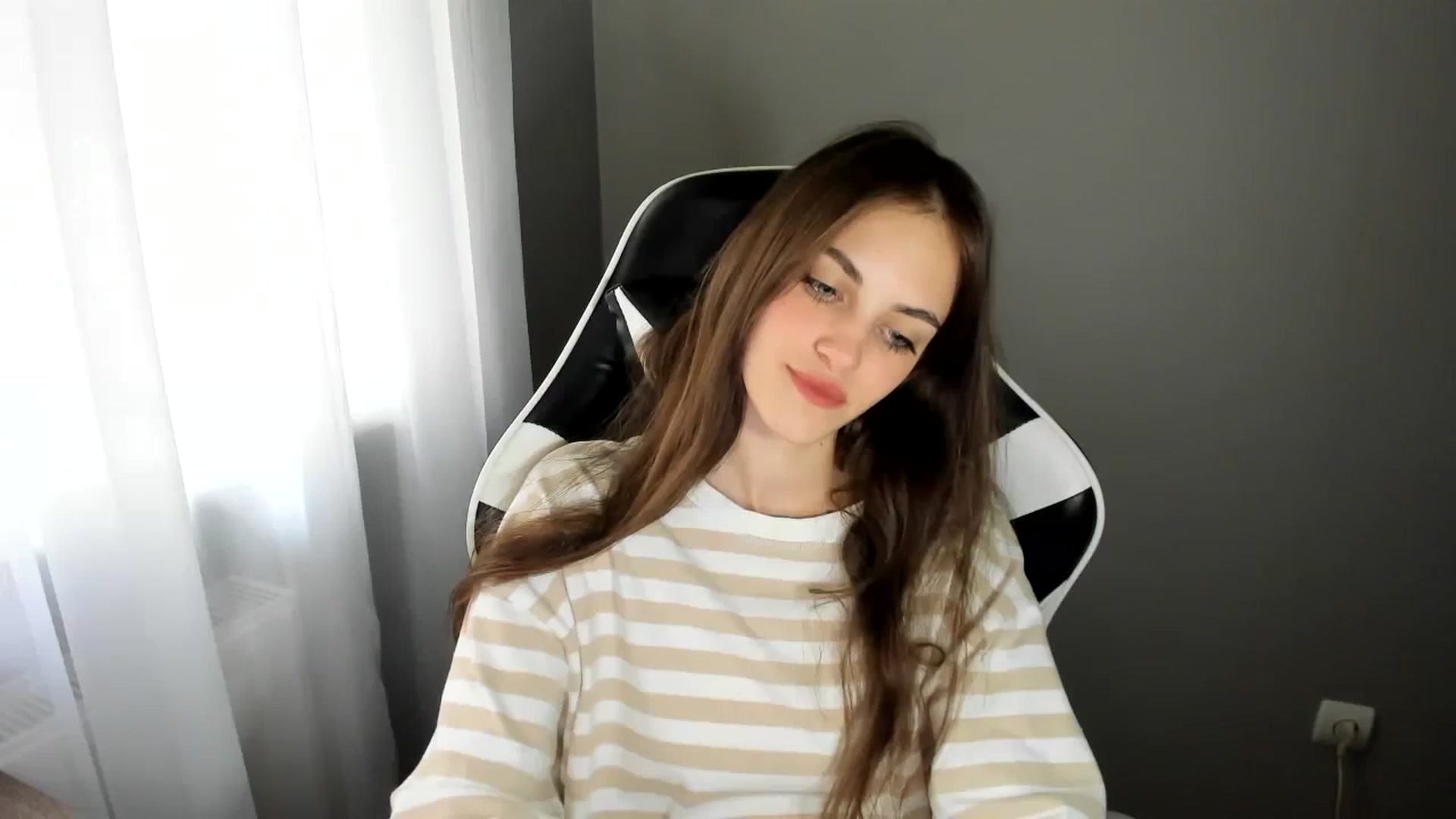 Gallery image thumbnail from Dashamoxy's myfreecams stream on, 06/13/2025, 12:11 image 20 of 20