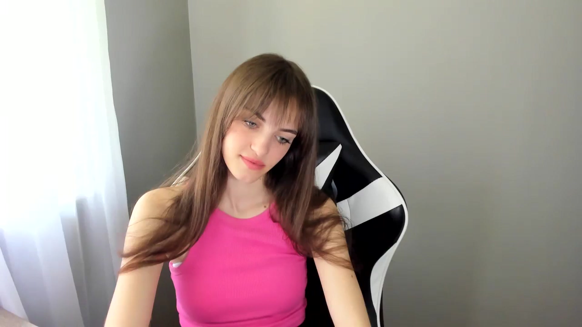 Gallery image thumbnail from Dashamoxy's myfreecams stream on, 06/20/2025, 10:07 image 18 of 20