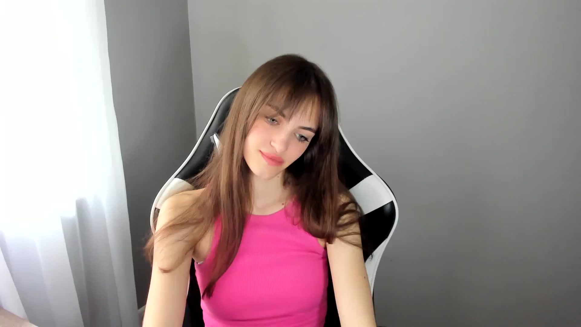 Gallery image thumbnail from Dashamoxy's myfreecams stream on, 06/20/2025, 10:07 image 14 of 20