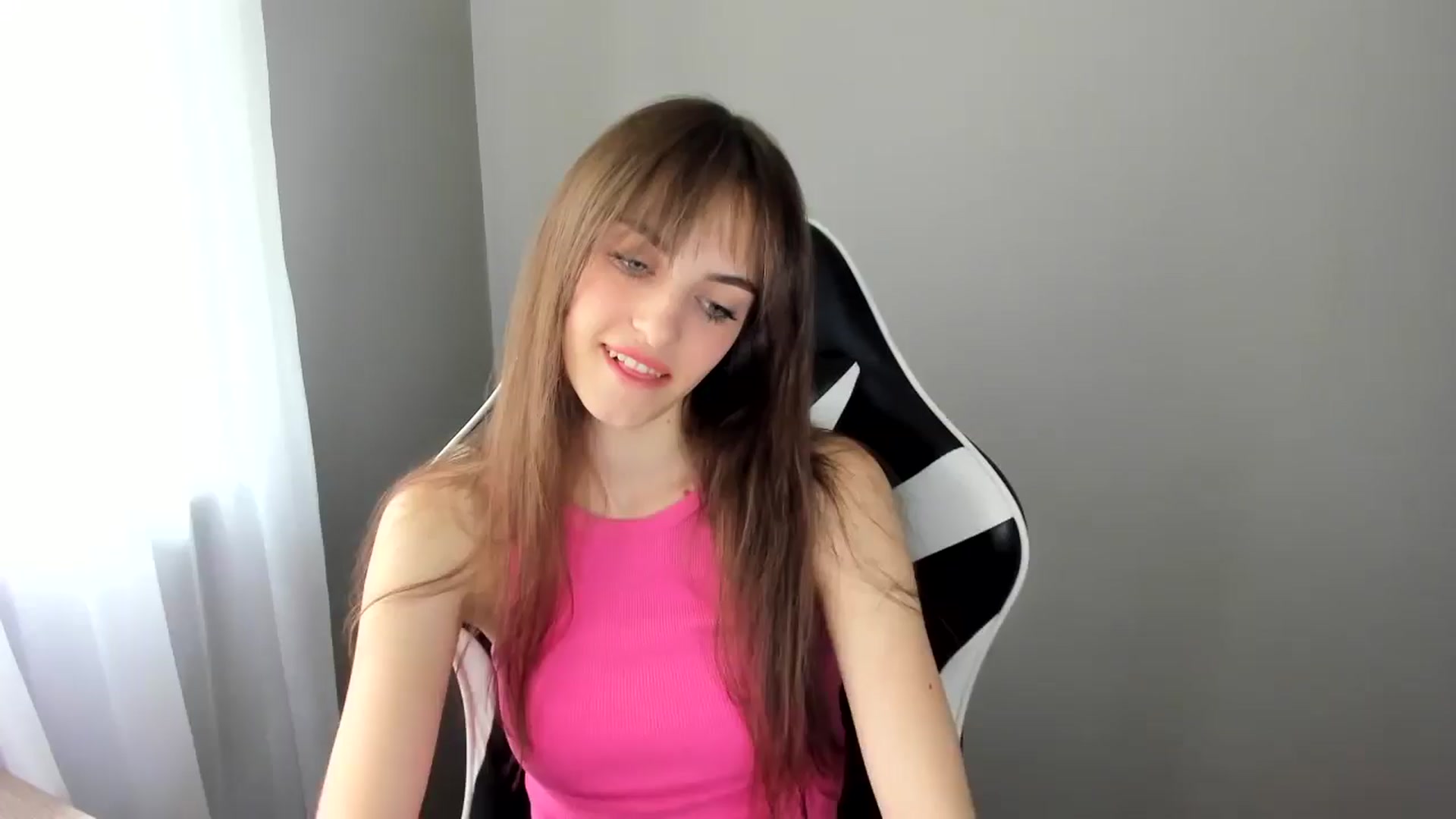 Gallery image thumbnail from Dashamoxy's myfreecams stream on, 06/20/2025, 10:07 image 4 of 20