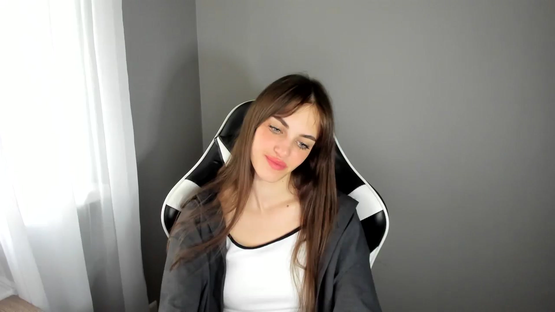 Gallery image thumbnail from Dashamoxy's myfreecams stream on, 06/21/2025, 10:30 image 7 of 20
