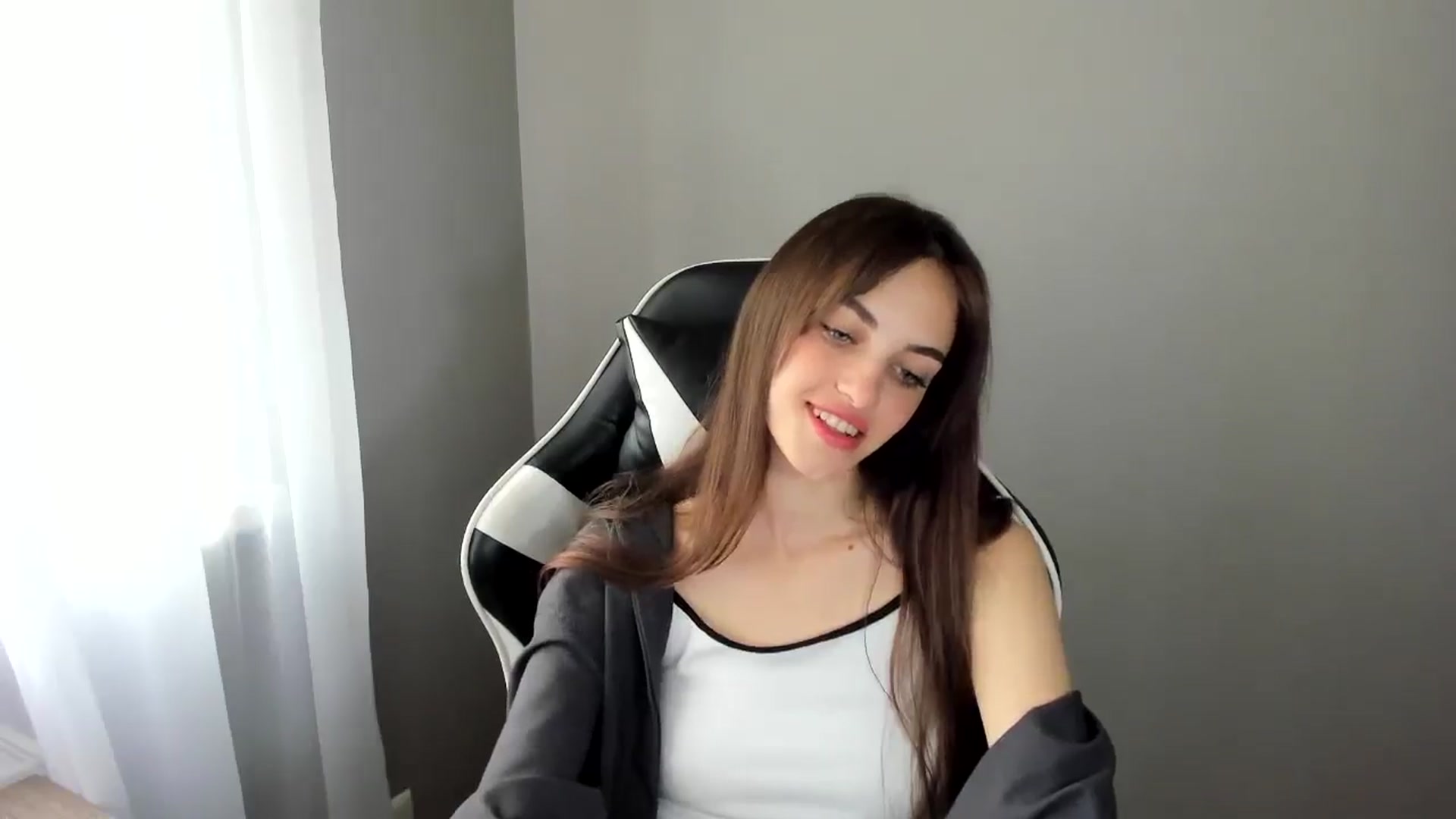 Gallery image thumbnail from Dashamoxy's myfreecams stream on, 06/21/2025, 10:30 image 19 of 20
