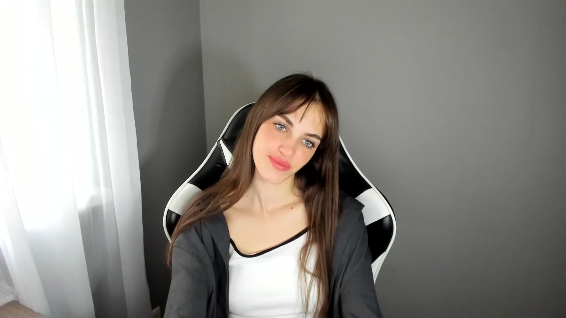 Gallery image thumbnail from Dashamoxy's myfreecams stream on, 06/21/2025, 10:30 image 6 of 20