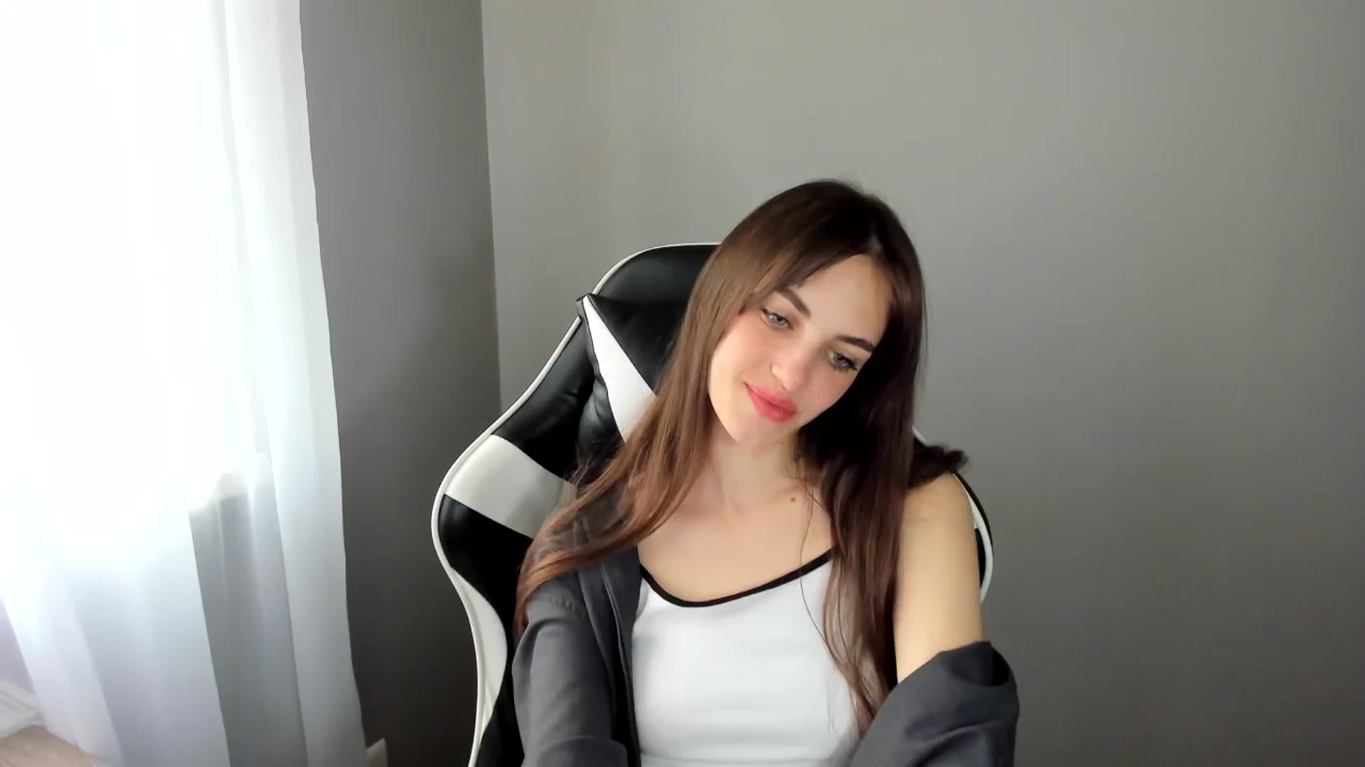 Gallery image thumbnail from Dashamoxy's myfreecams stream on, 06/21/2025, 10:30 image 20 of 20