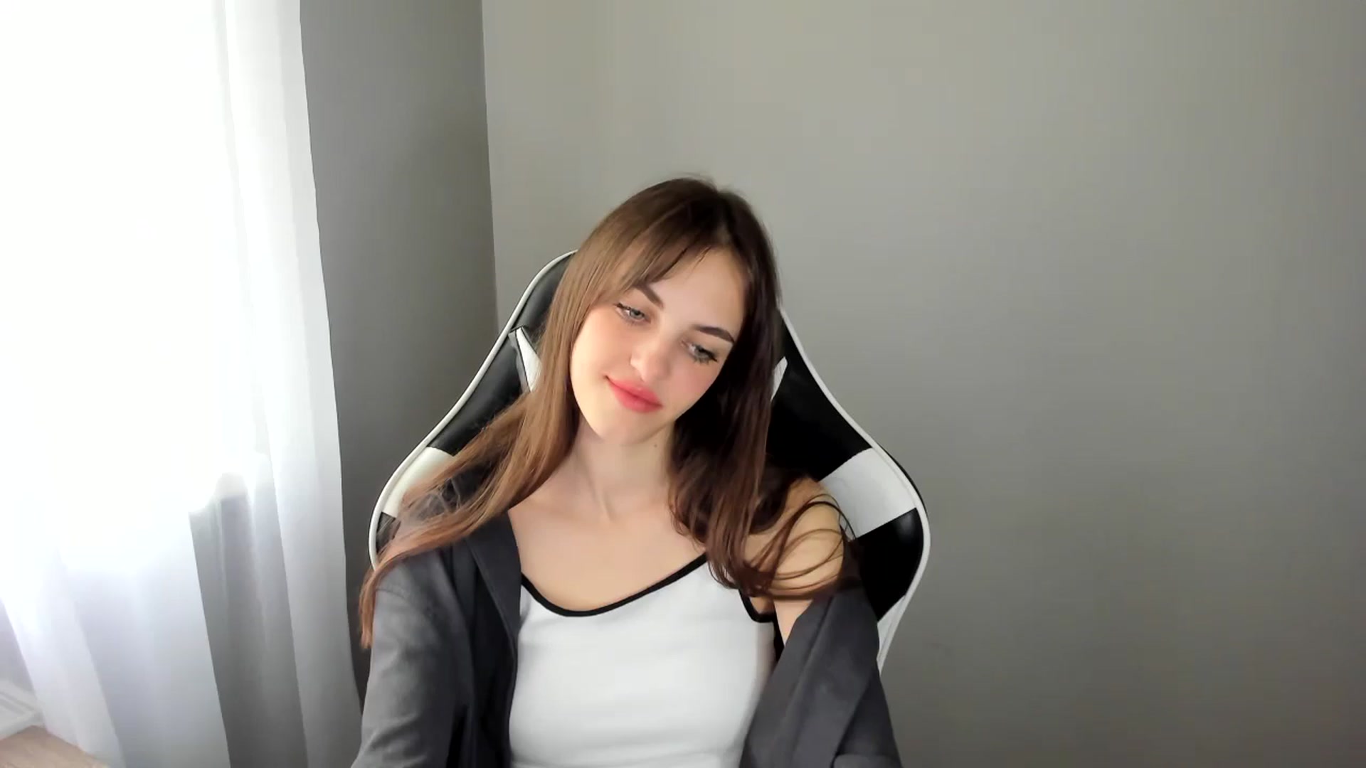Gallery image thumbnail from Dashamoxy's myfreecams stream on, 06/21/2025, 10:30 image 12 of 20