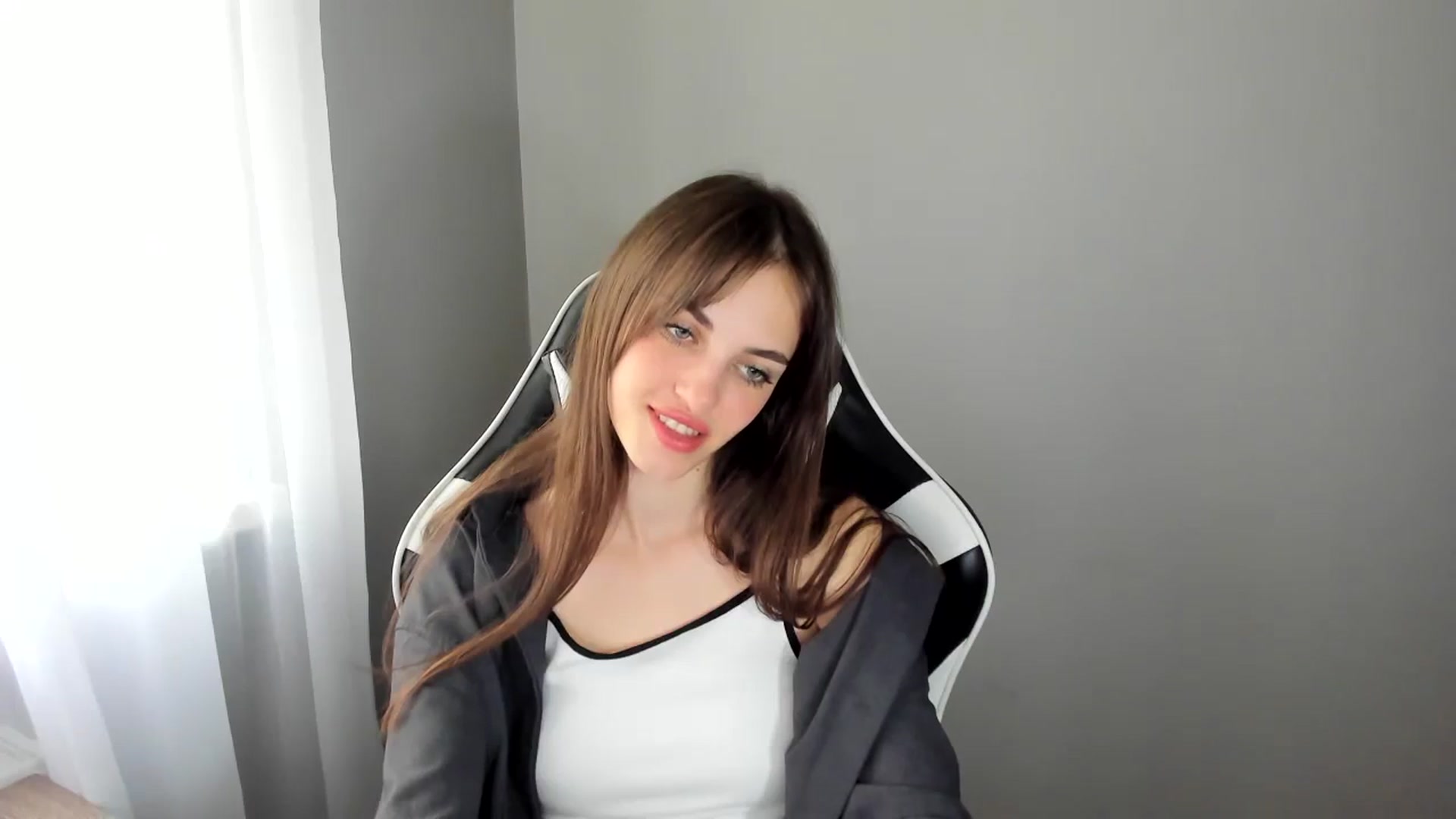 Gallery image thumbnail from Dashamoxy's myfreecams stream on, 06/21/2025, 10:30 image 11 of 20