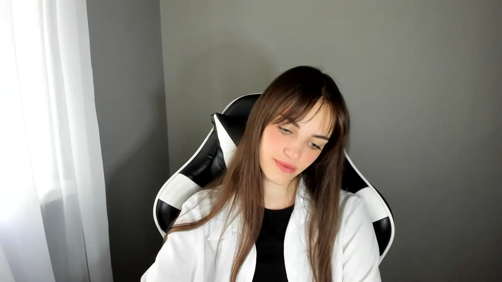 Gallery image thumbnail from Dashamoxy's myfreecams stream on, 06/22/2025, 09:14 image 4 of 20