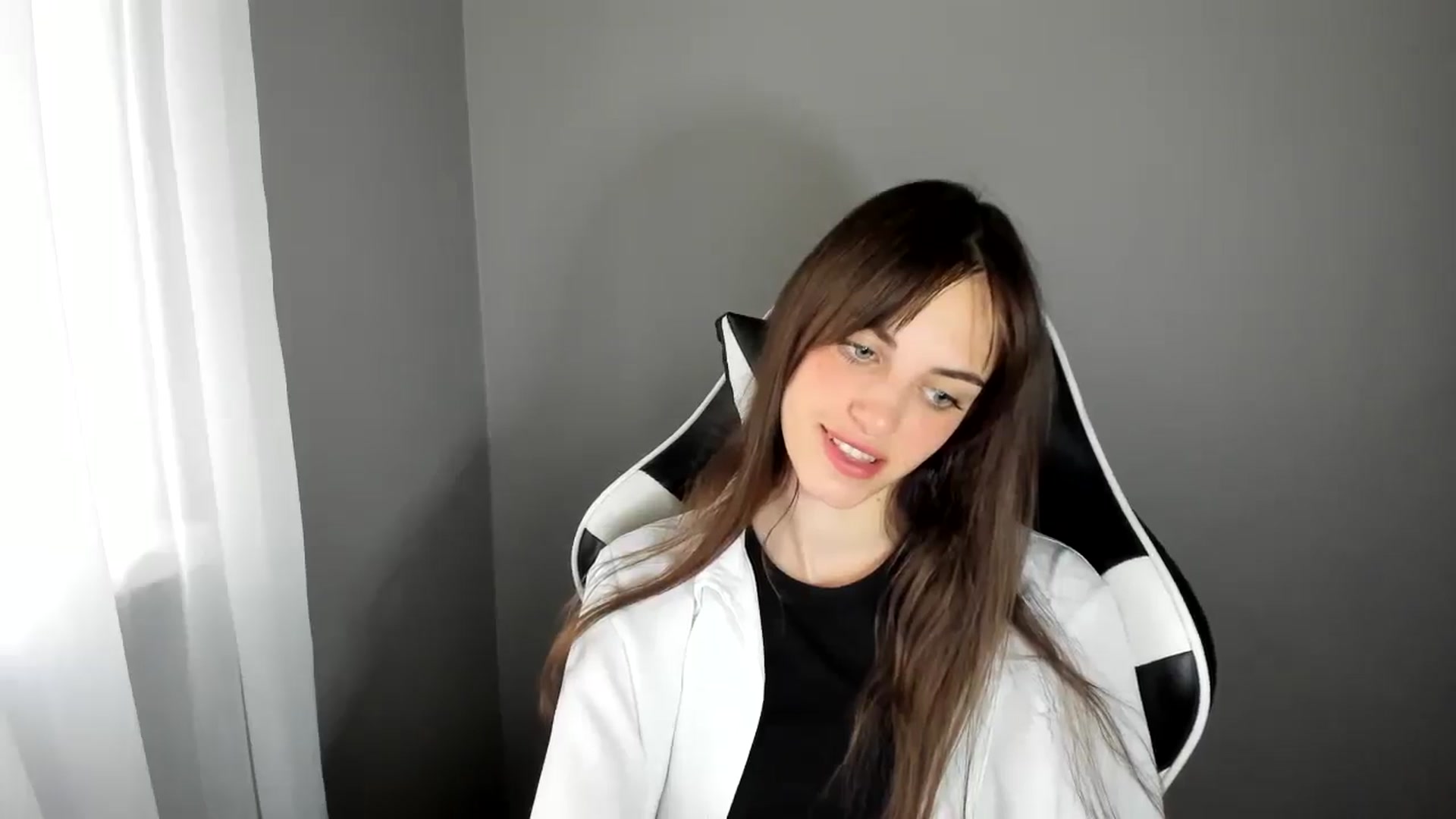Gallery image thumbnail from Dashamoxy's myfreecams stream on, 06/22/2025, 09:14 image 10 of 20