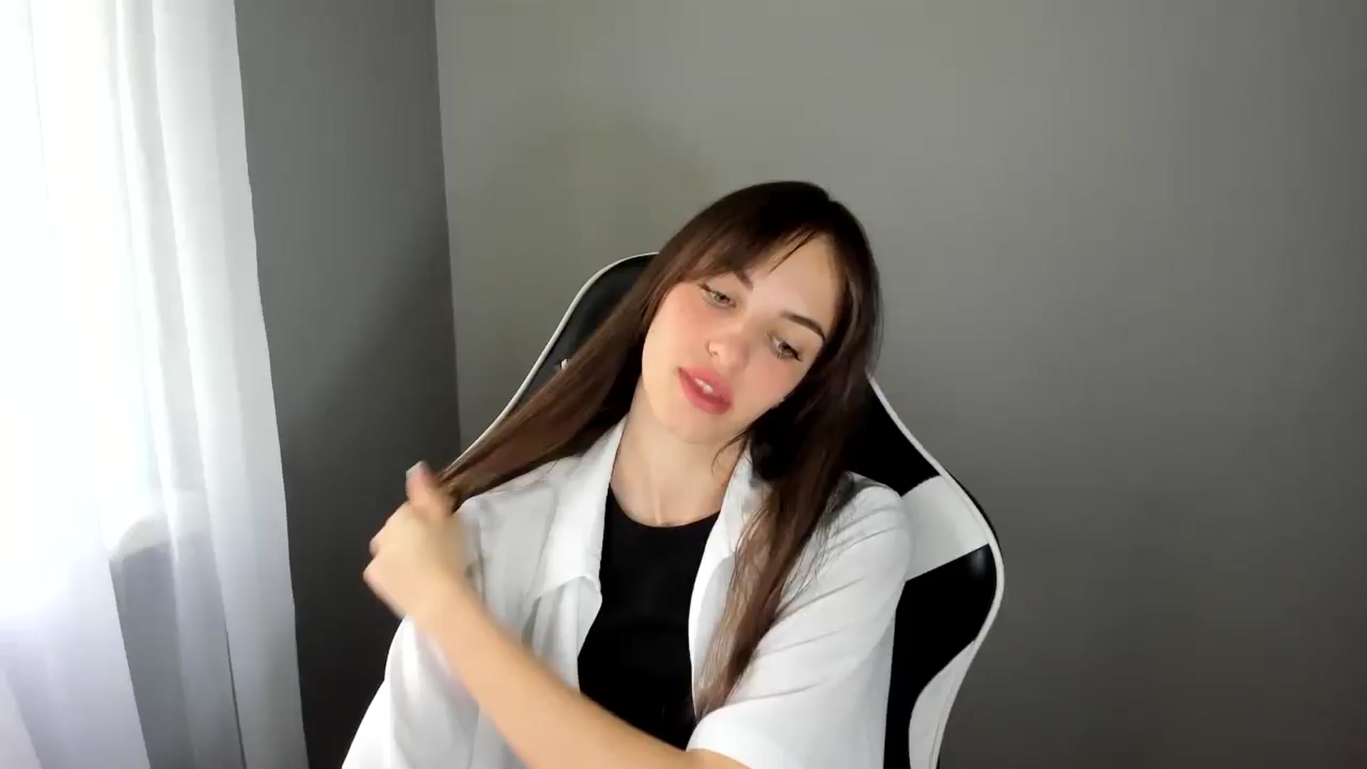 Gallery image thumbnail from Dashamoxy's myfreecams stream on, 06/22/2025, 09:14 image 1 of 20