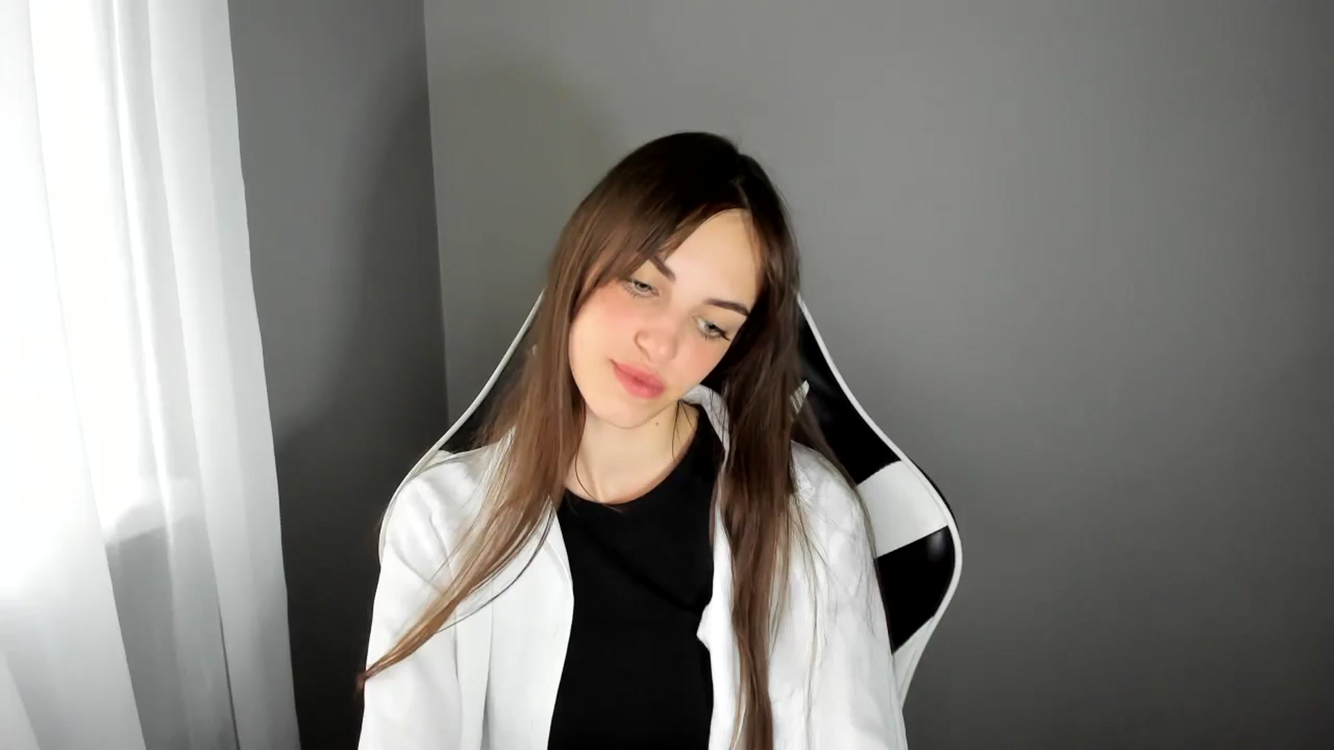 Gallery image thumbnail from Dashamoxy's myfreecams stream on, 06/22/2025, 09:14 image 8 of 20