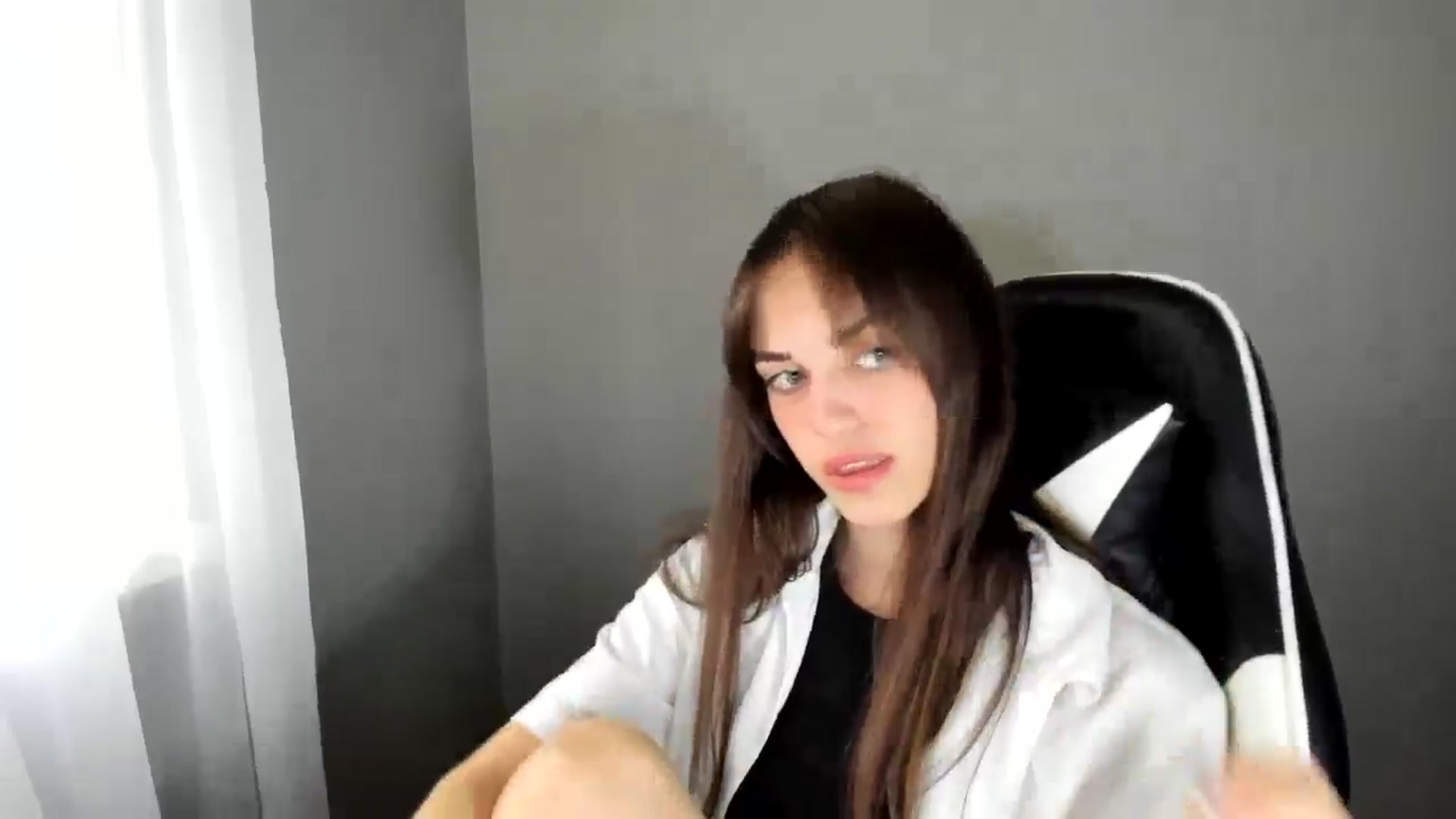 Gallery image thumbnail from Dashamoxy's myfreecams stream on, 06/22/2025, 09:14 image 17 of 20