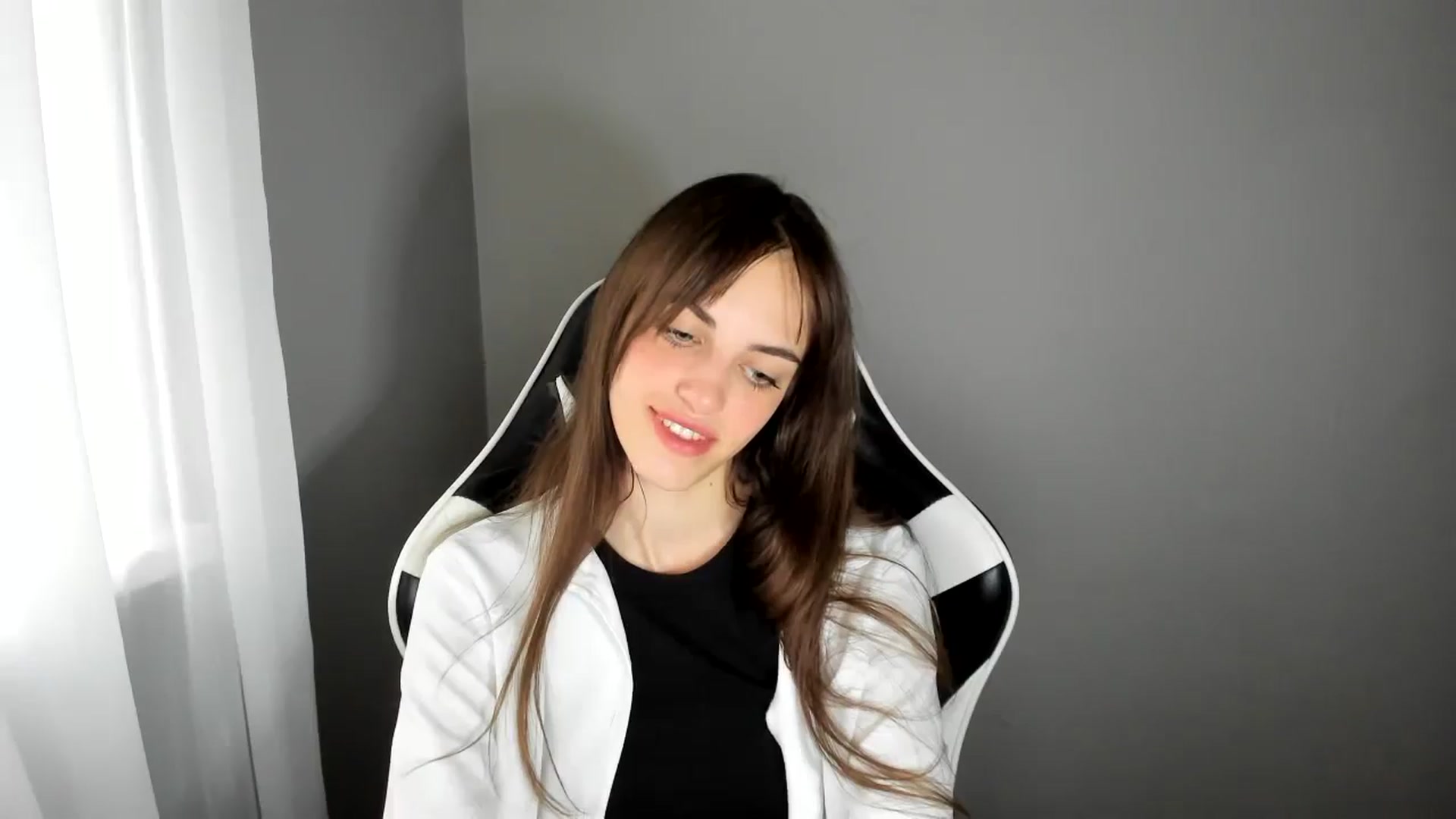 Gallery image thumbnail from Dashamoxy's myfreecams stream on, 06/22/2025, 09:14 image 9 of 20