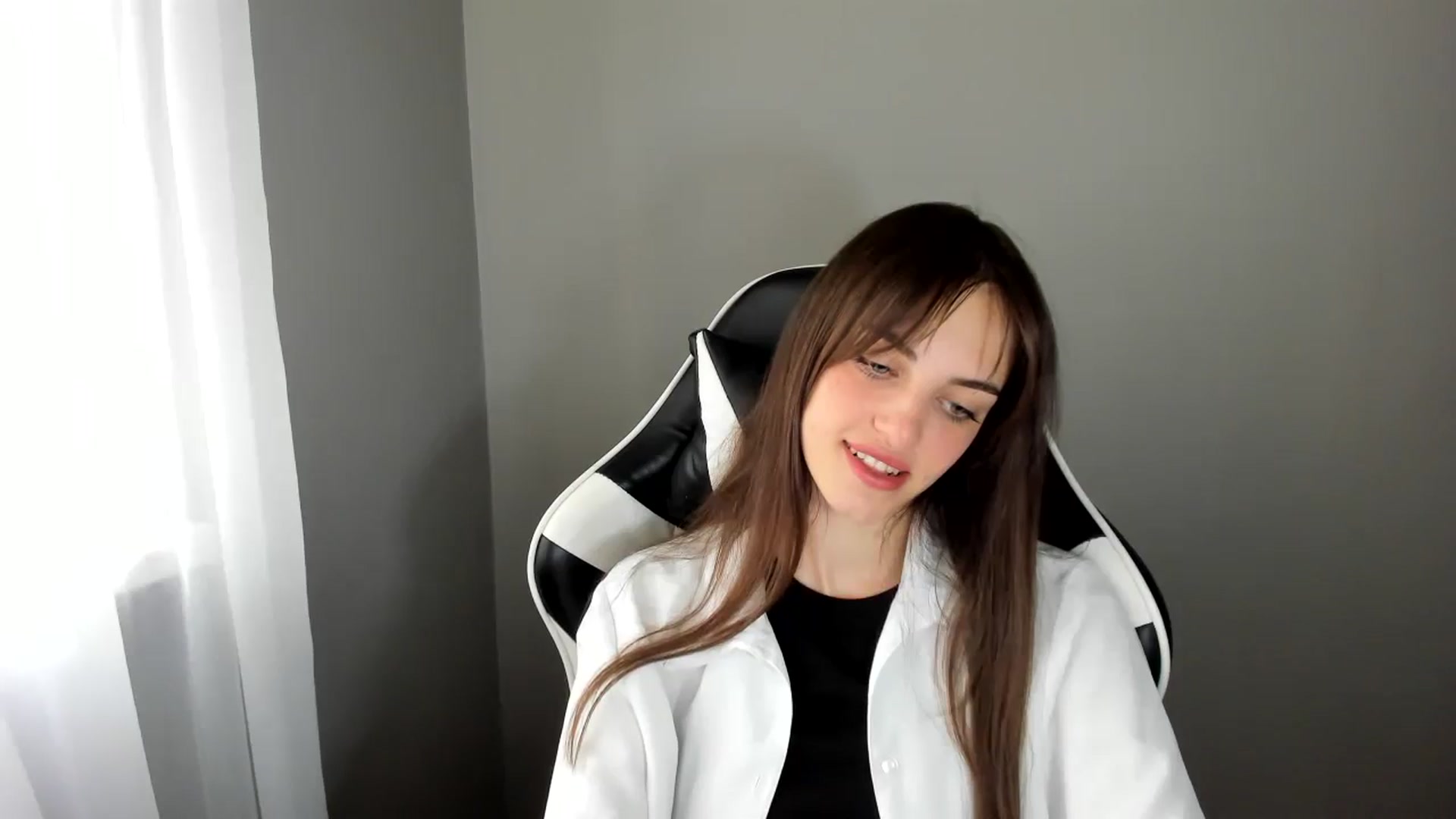 Gallery image thumbnail from Dashamoxy's myfreecams stream on, 06/22/2025, 09:14 image 5 of 20