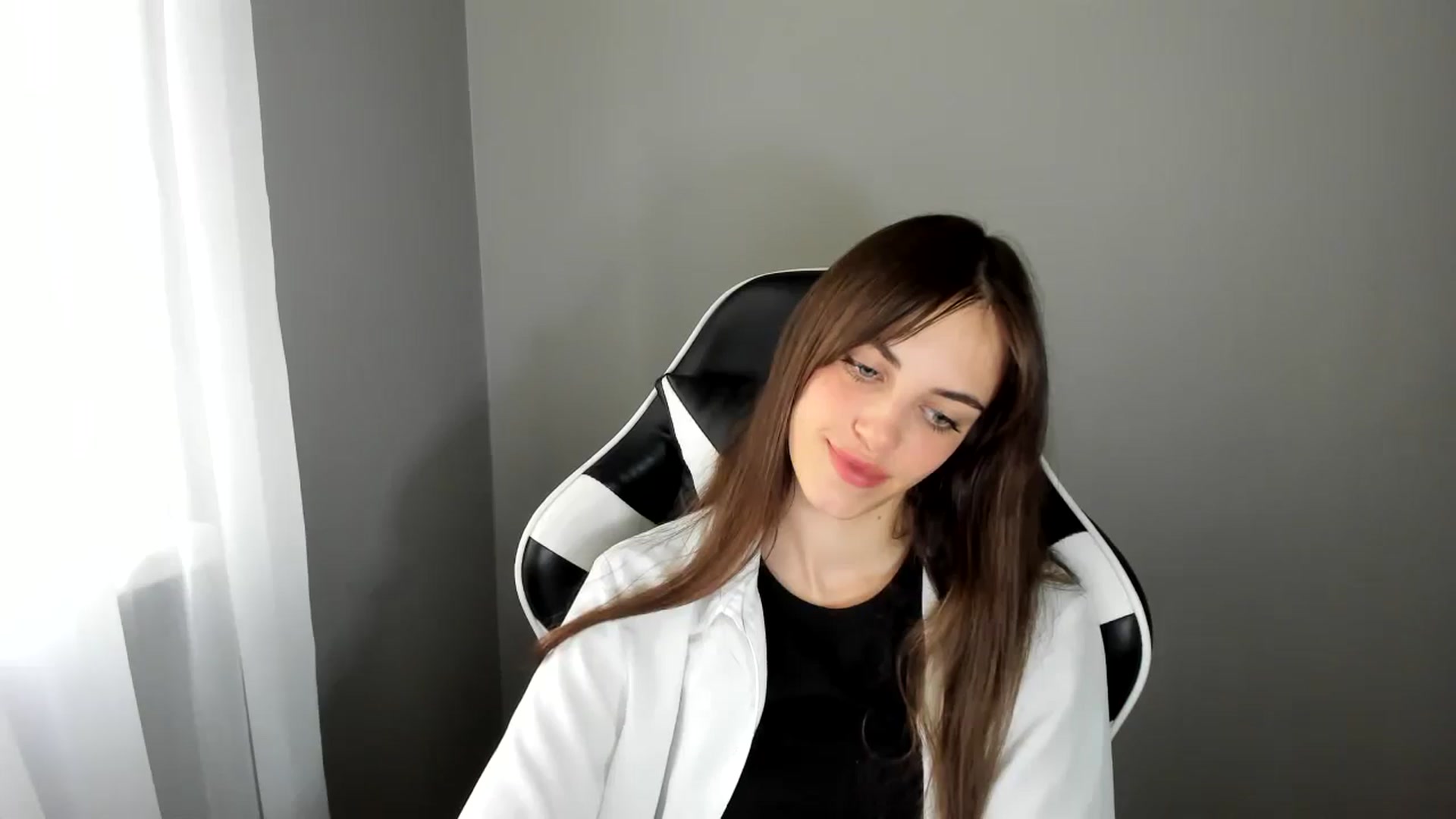 Gallery image thumbnail from Dashamoxy's myfreecams stream on, 06/22/2025, 09:14 image 18 of 20