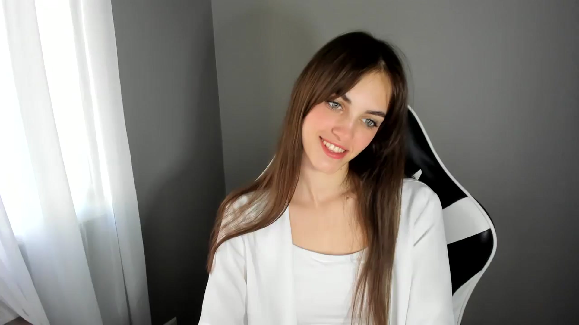Gallery image thumbnail from Dashamoxy's myfreecams stream on, 06/23/2025, 17:02 image 3 of 20