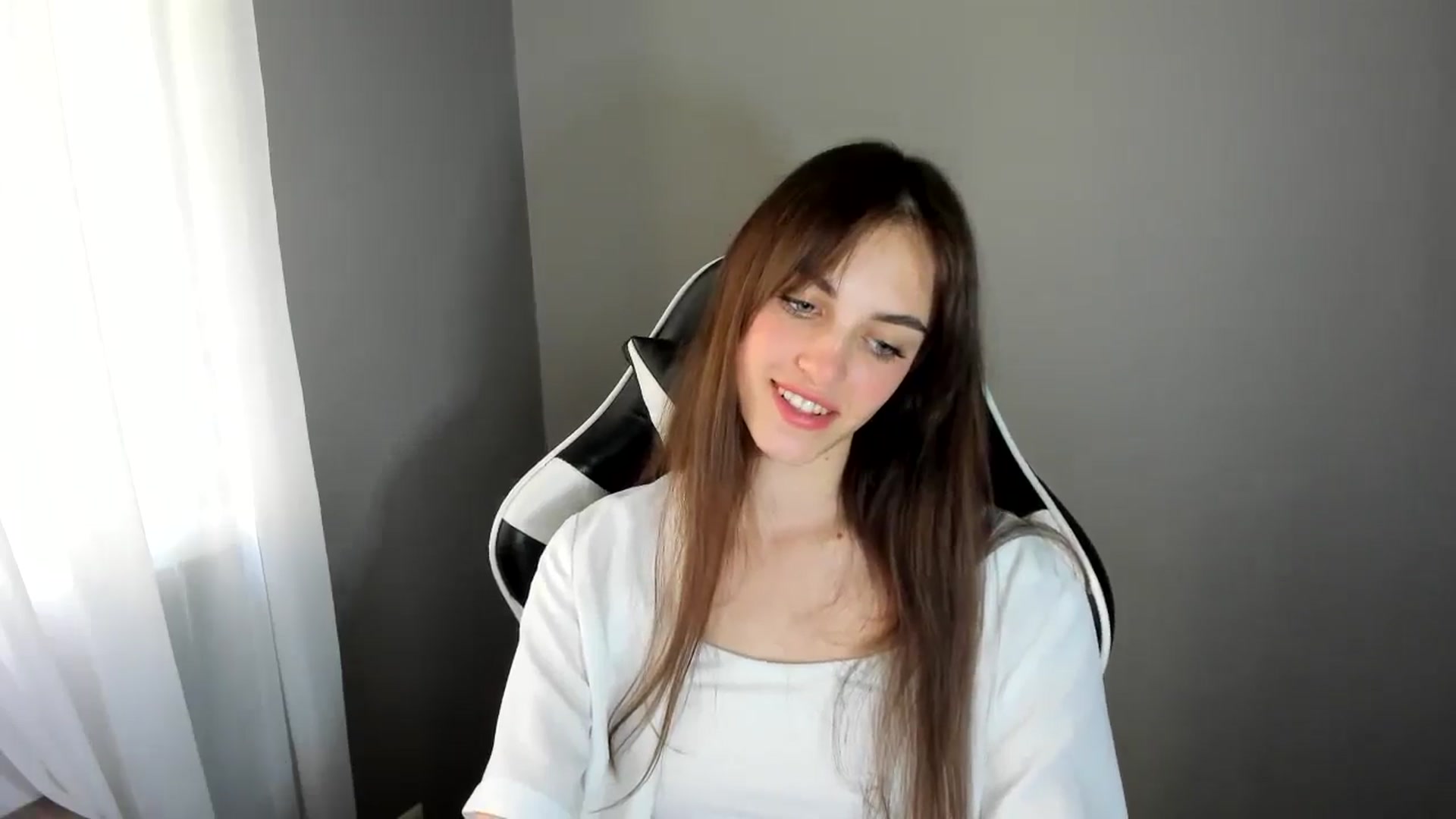 Gallery image thumbnail from Dashamoxy's myfreecams stream on, 06/23/2025, 17:02 image 17 of 20