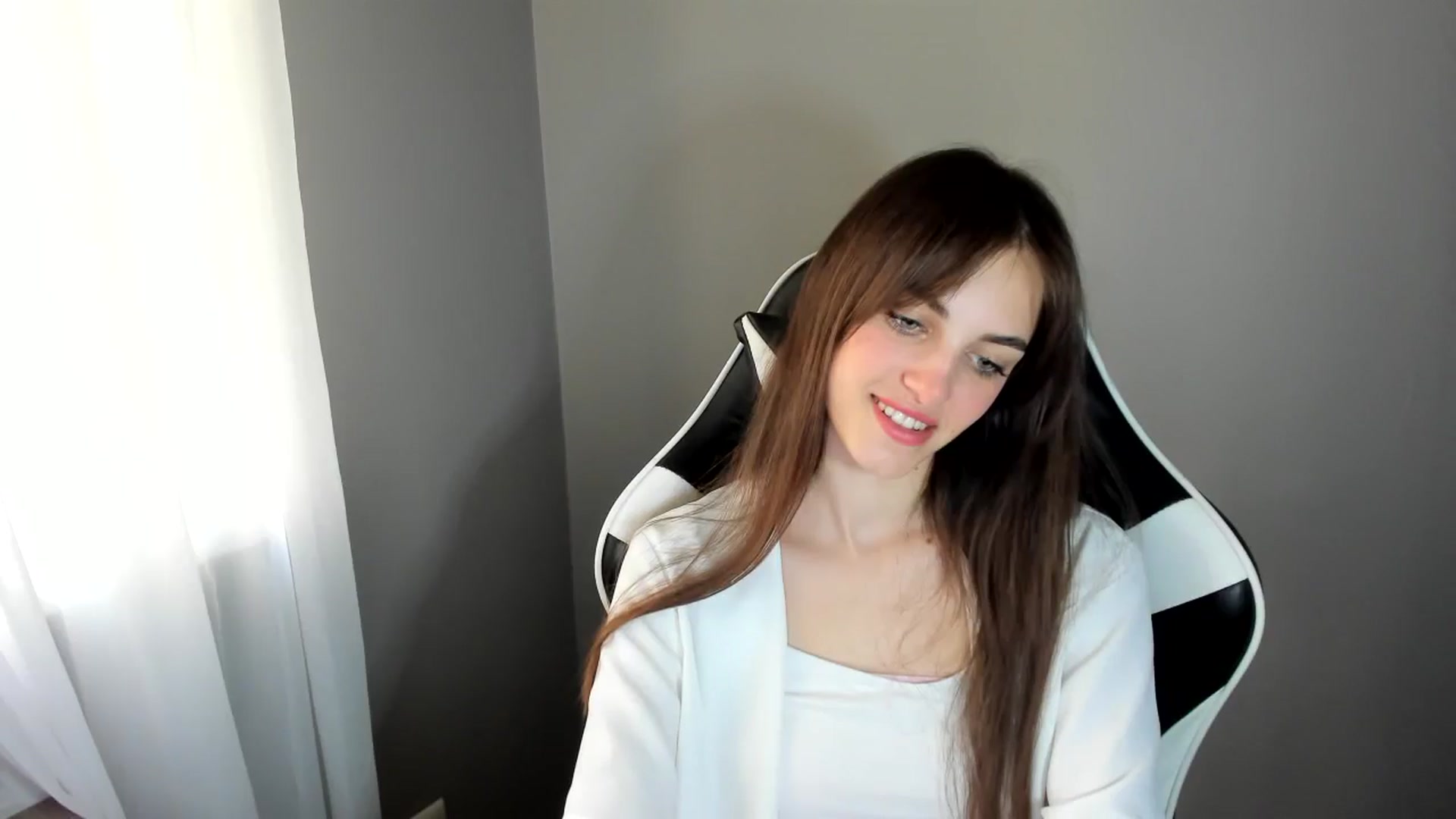 Gallery image thumbnail from Dashamoxy's myfreecams stream on, 06/23/2025, 17:02 image 15 of 20