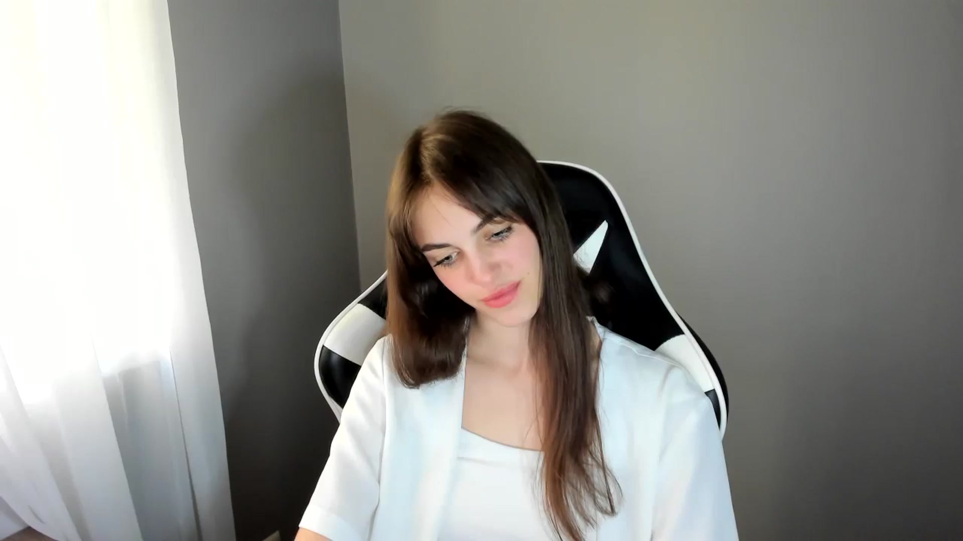 Gallery image thumbnail from Dashamoxy's myfreecams stream on, 06/23/2025, 17:02 image 20 of 20