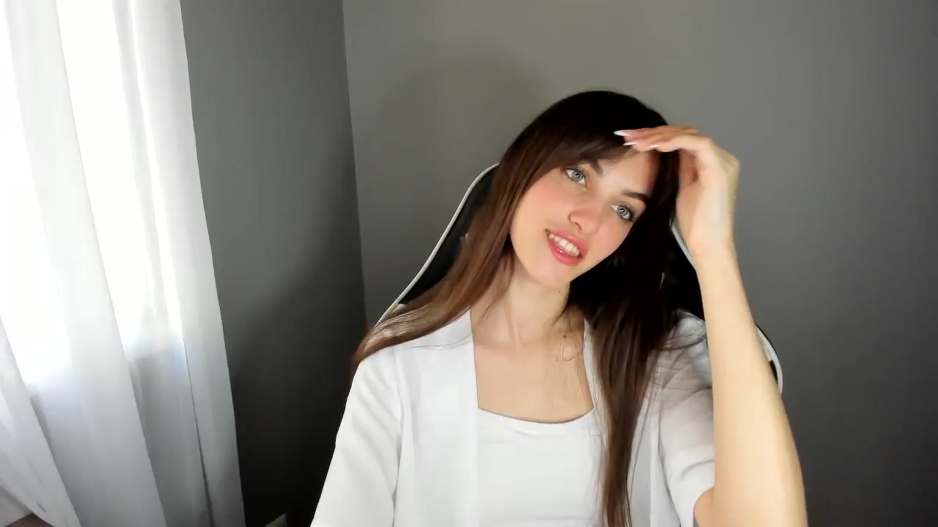 Gallery image thumbnail from Dashamoxy's myfreecams stream on, 06/23/2025, 17:02 image 12 of 20