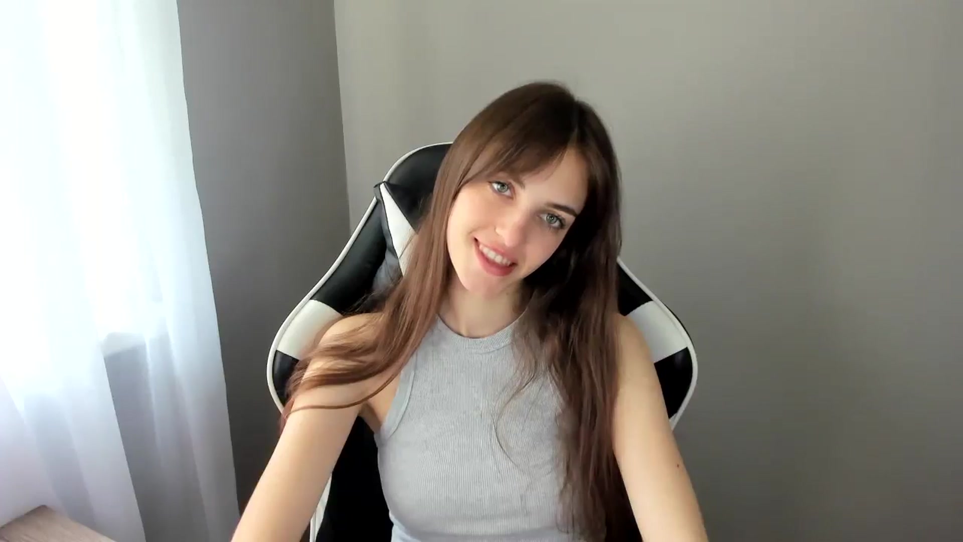 Gallery image thumbnail from Dashamoxy's myfreecams stream on, 06/25/2025, 08:00 image 2 of 20