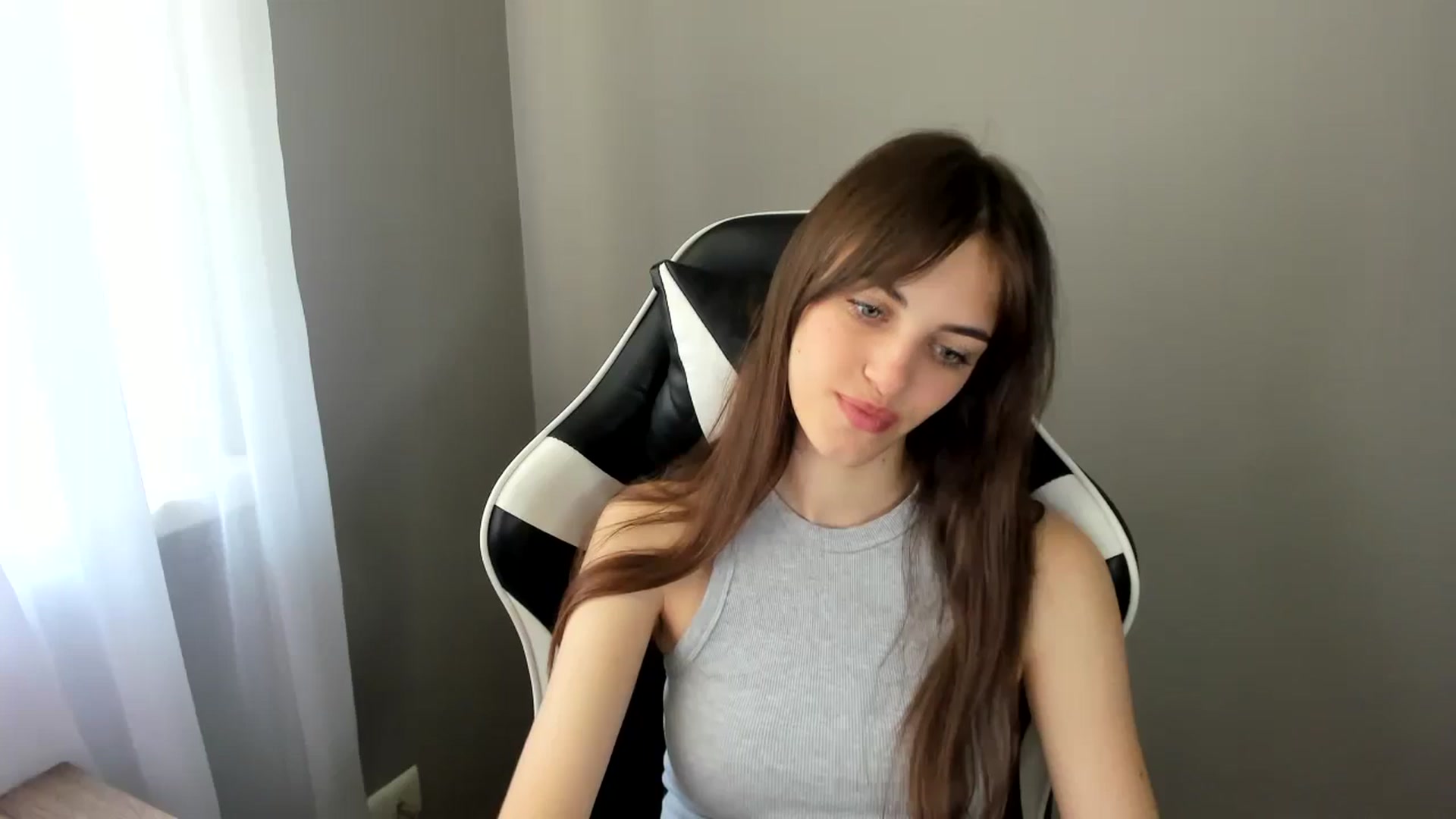 Gallery image thumbnail from Dashamoxy's myfreecams stream on, 06/25/2025, 08:00 image 14 of 20