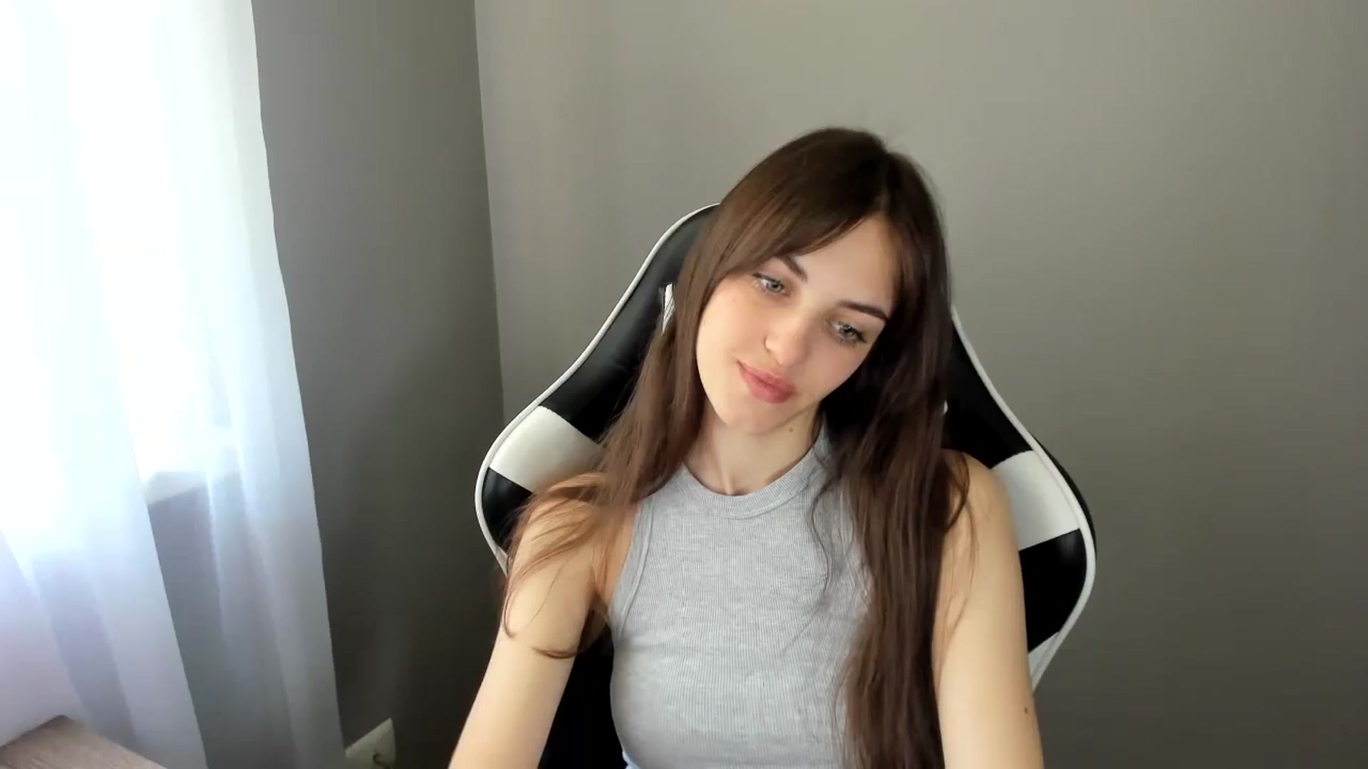 Gallery image thumbnail from Dashamoxy's myfreecams stream on, 06/25/2025, 08:00 image 20 of 20