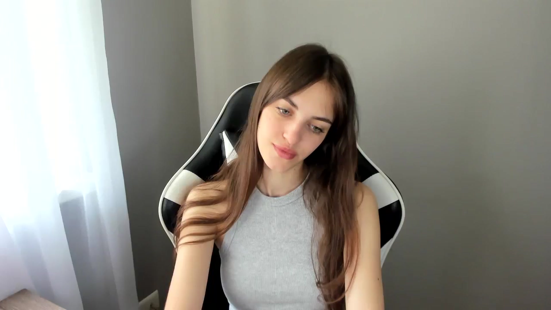 Gallery image thumbnail from Dashamoxy's myfreecams stream on, 06/25/2025, 08:00 image 6 of 20
