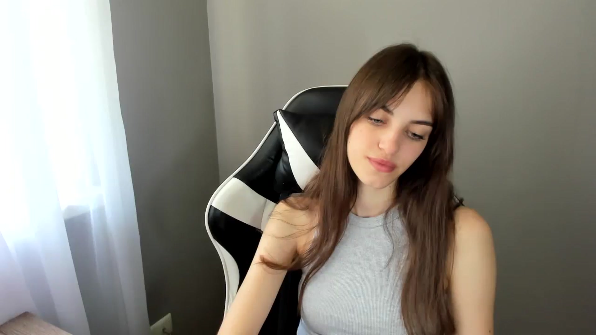 Gallery image thumbnail from Dashamoxy's myfreecams stream on, 06/25/2025, 08:00 image 16 of 20