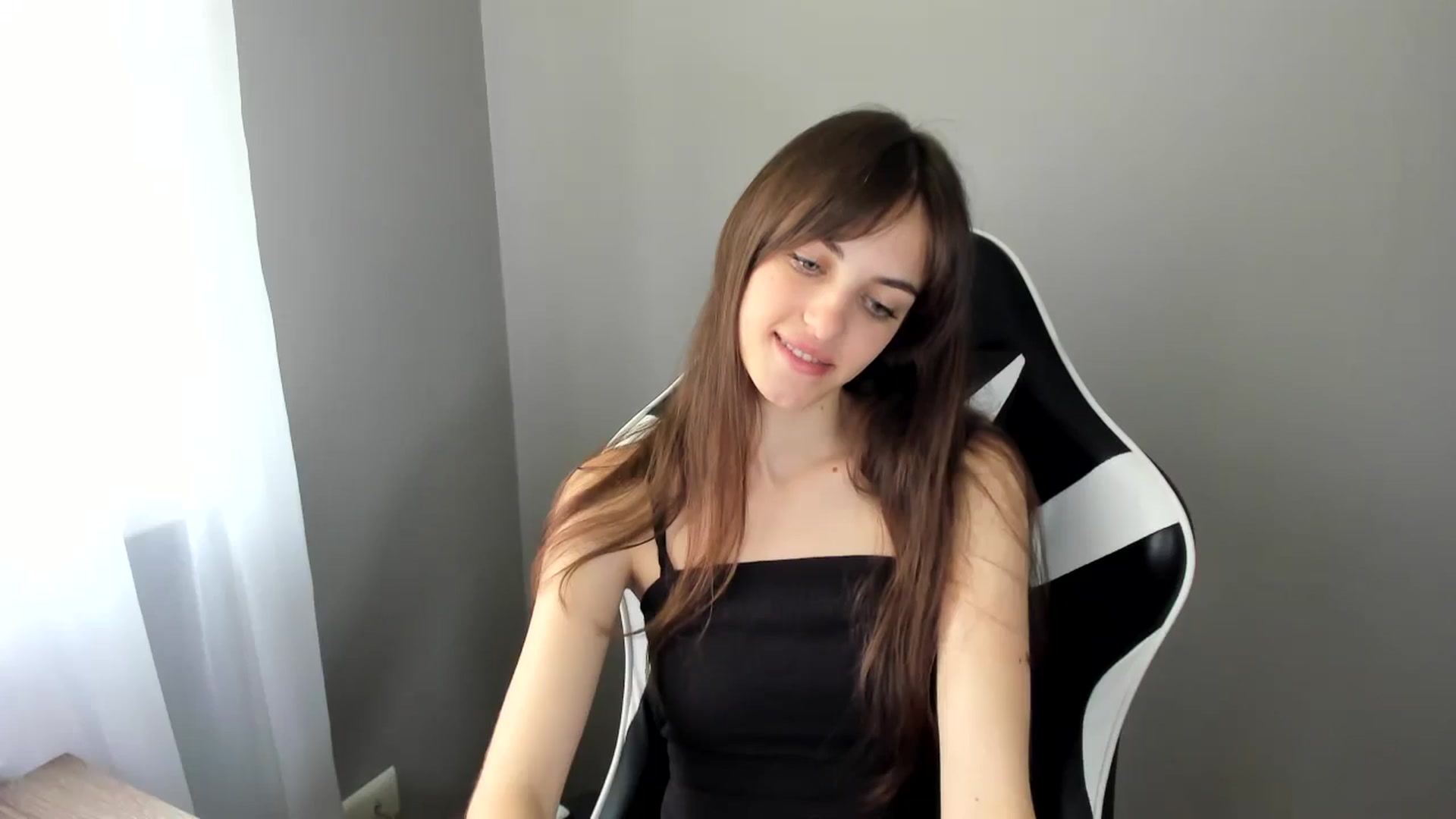 Gallery image thumbnail from Dashamoxy's myfreecams stream on, 06/25/2025, 09:25 image 15 of 20