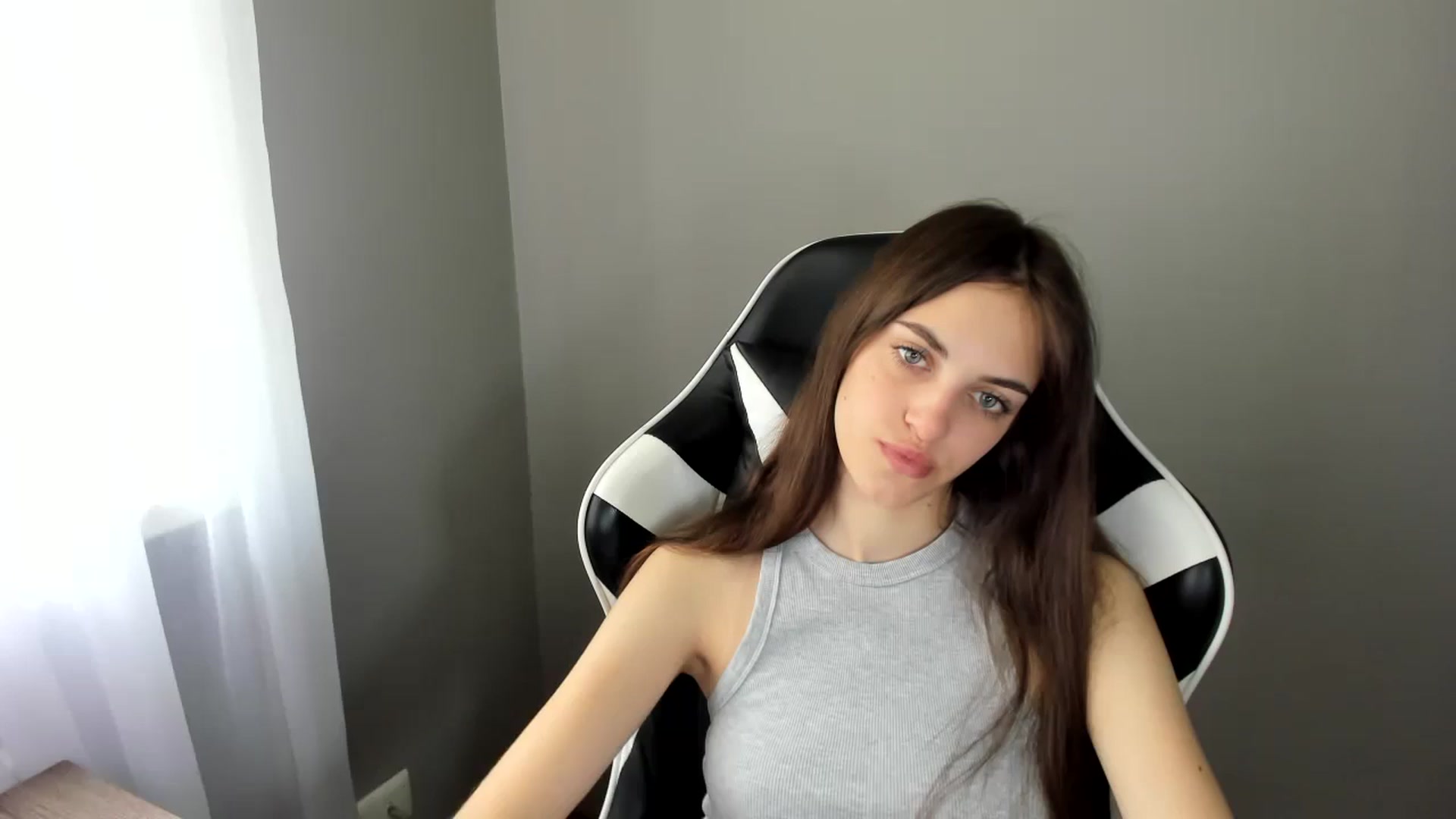 Gallery image thumbnail from Dashamoxy's myfreecams stream on, 06/25/2025, 09:25 image 1 of 20
