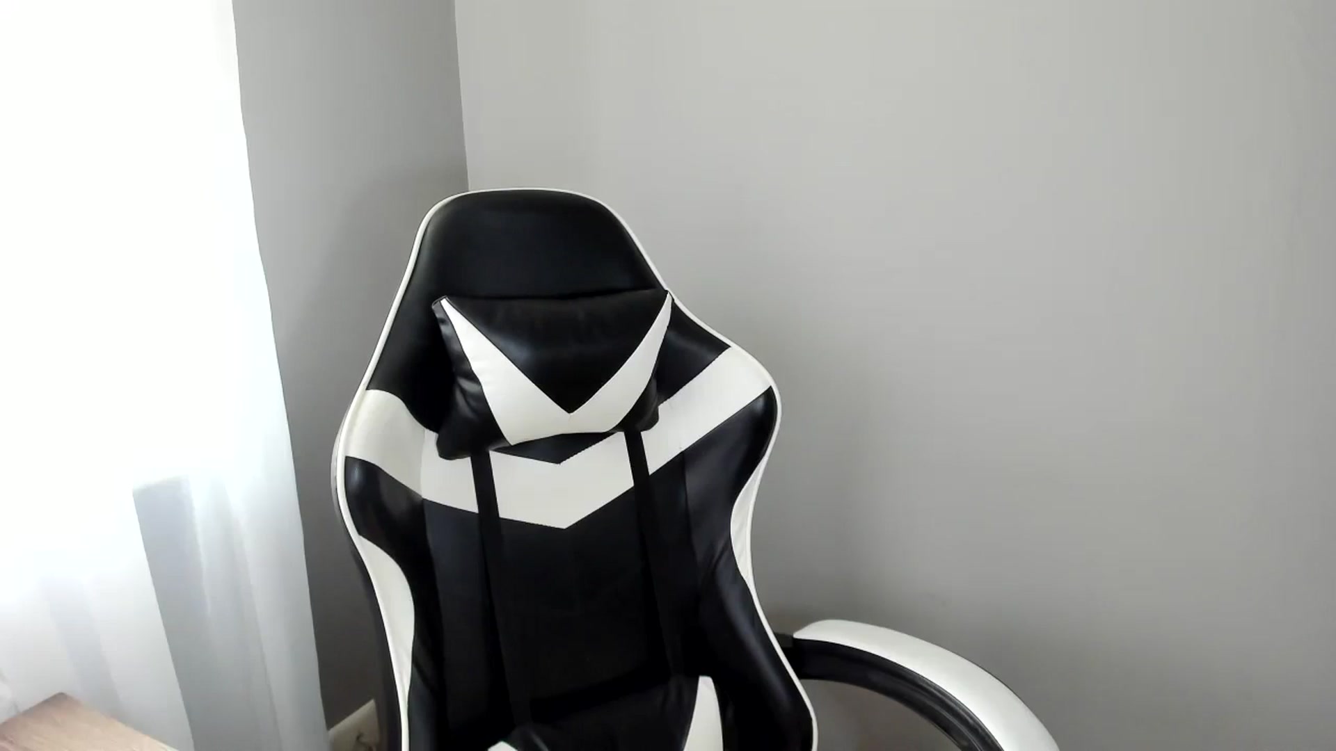 Gallery image thumbnail from Dashamoxy's myfreecams stream on, 06/25/2025, 09:25 image 11 of 20