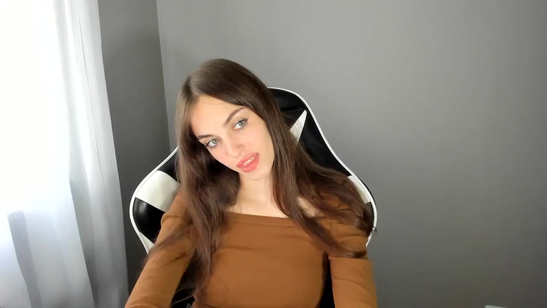 Gallery image thumbnail from Dashamoxy's myfreecams stream on, 06/30/2025, 13:00 image 20 of 20