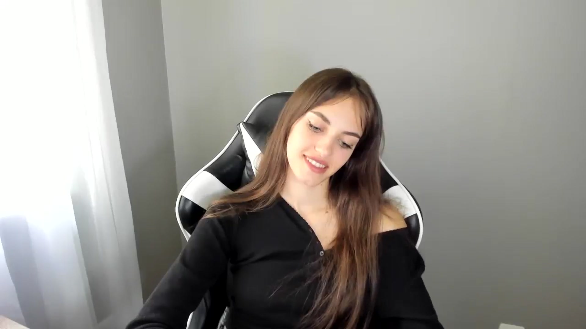 Gallery image thumbnail from Dashamoxy's myfreecams stream on, 07/02/2025, 12:38 image 6 of 20