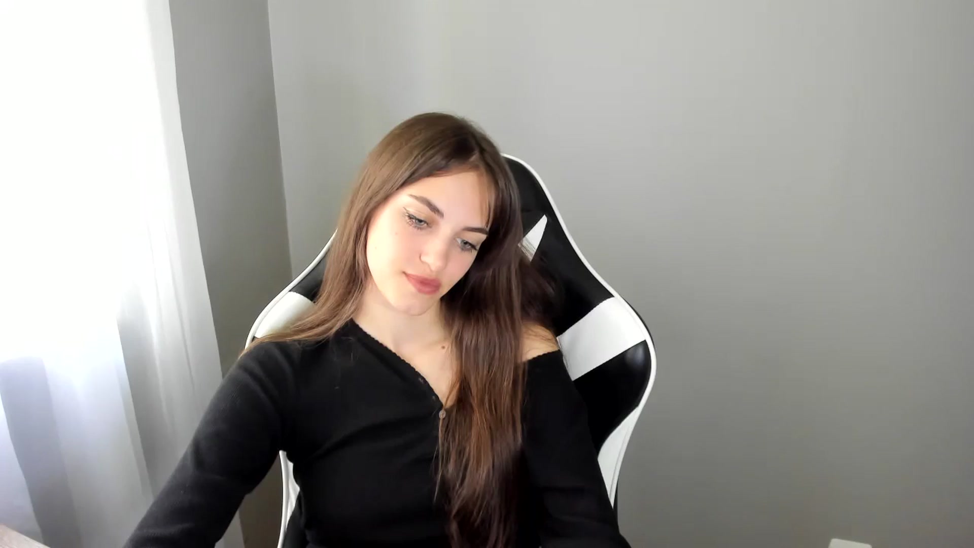 Gallery image thumbnail from Dashamoxy's myfreecams stream on, 07/02/2025, 12:38 image 4 of 20