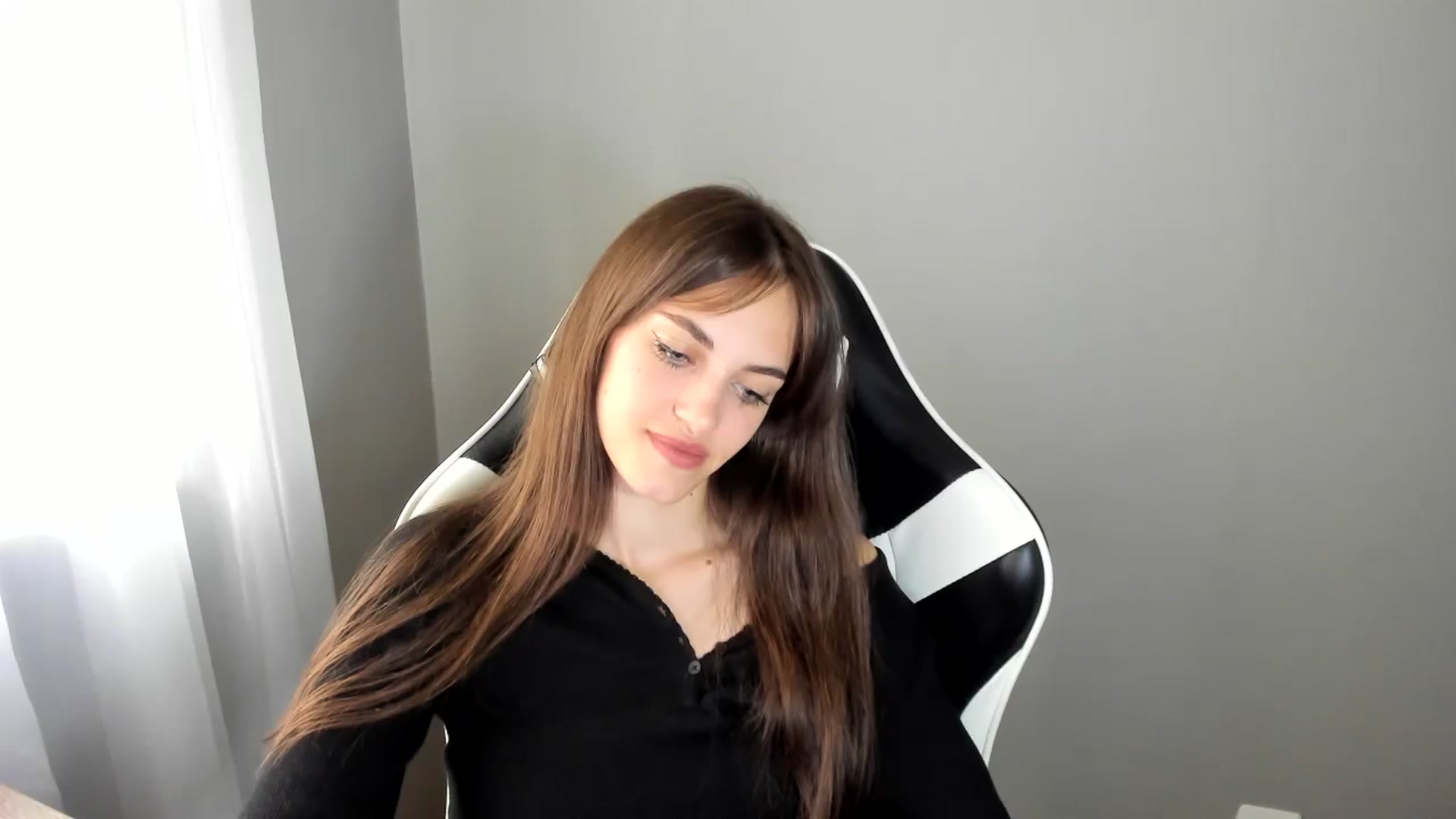 Gallery image thumbnail from Dashamoxy's myfreecams stream on, 07/02/2025, 13:15 image 6 of 20