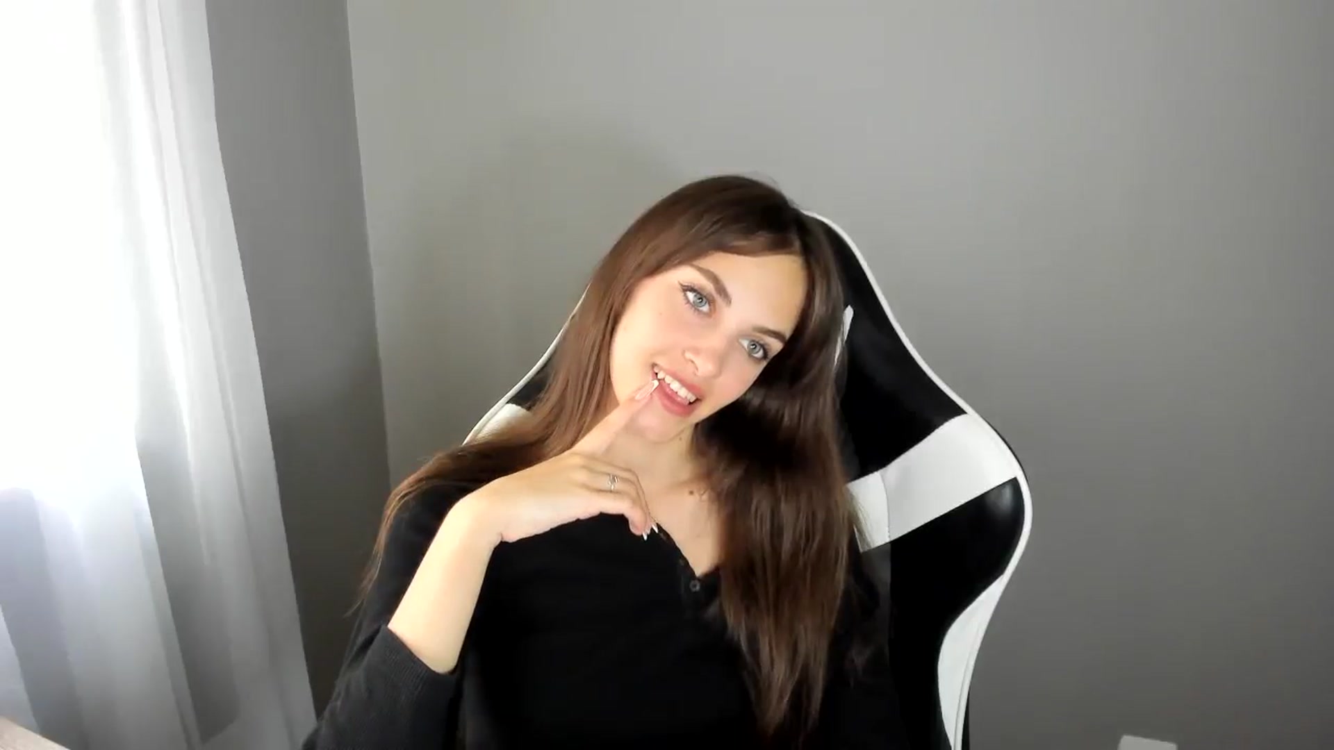 Gallery image thumbnail from Dashamoxy's myfreecams stream on, 07/02/2025, 13:15 image 11 of 20