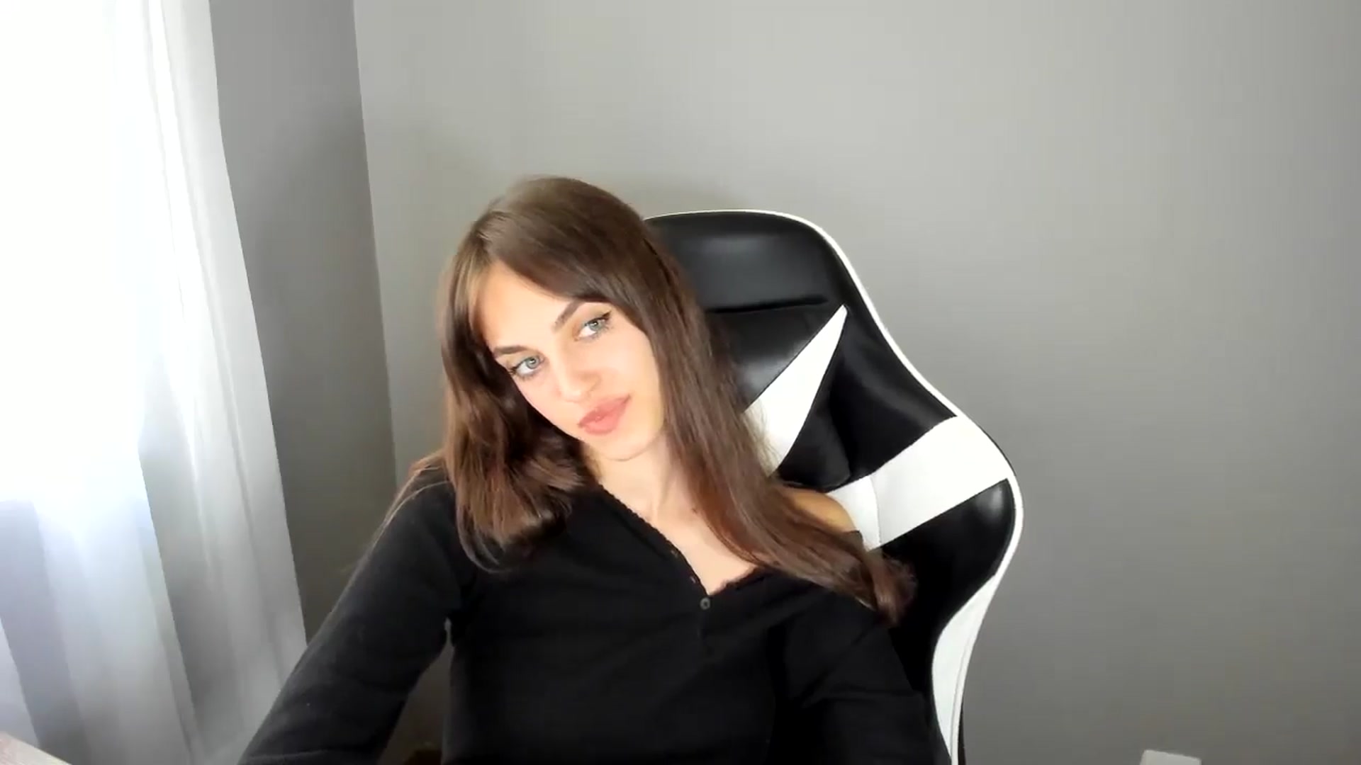 Gallery image thumbnail from Dashamoxy's myfreecams stream on, 07/02/2025, 13:15 image 16 of 20