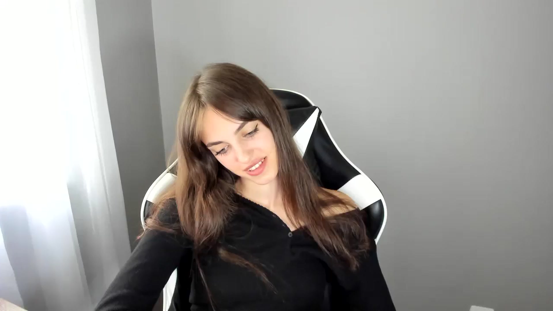 Gallery image thumbnail from Dashamoxy's myfreecams stream on, 07/02/2025, 13:15 image 1 of 20