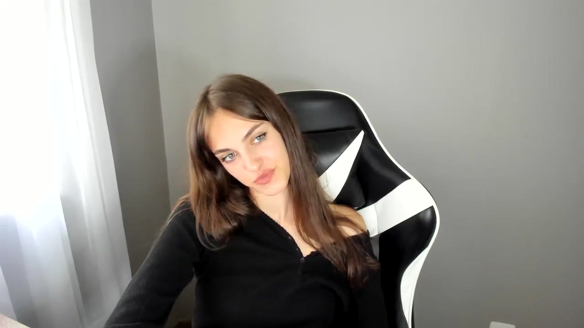 Gallery image thumbnail from Dashamoxy's myfreecams stream on, 07/02/2025, 13:15 image 17 of 20