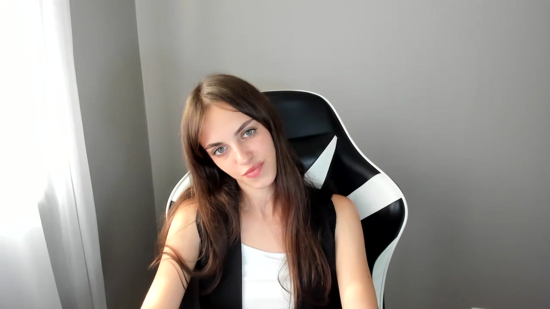 Gallery image thumbnail from Dashamoxy's myfreecams stream on, 07/03/2025, 15:42 image 17 of 20