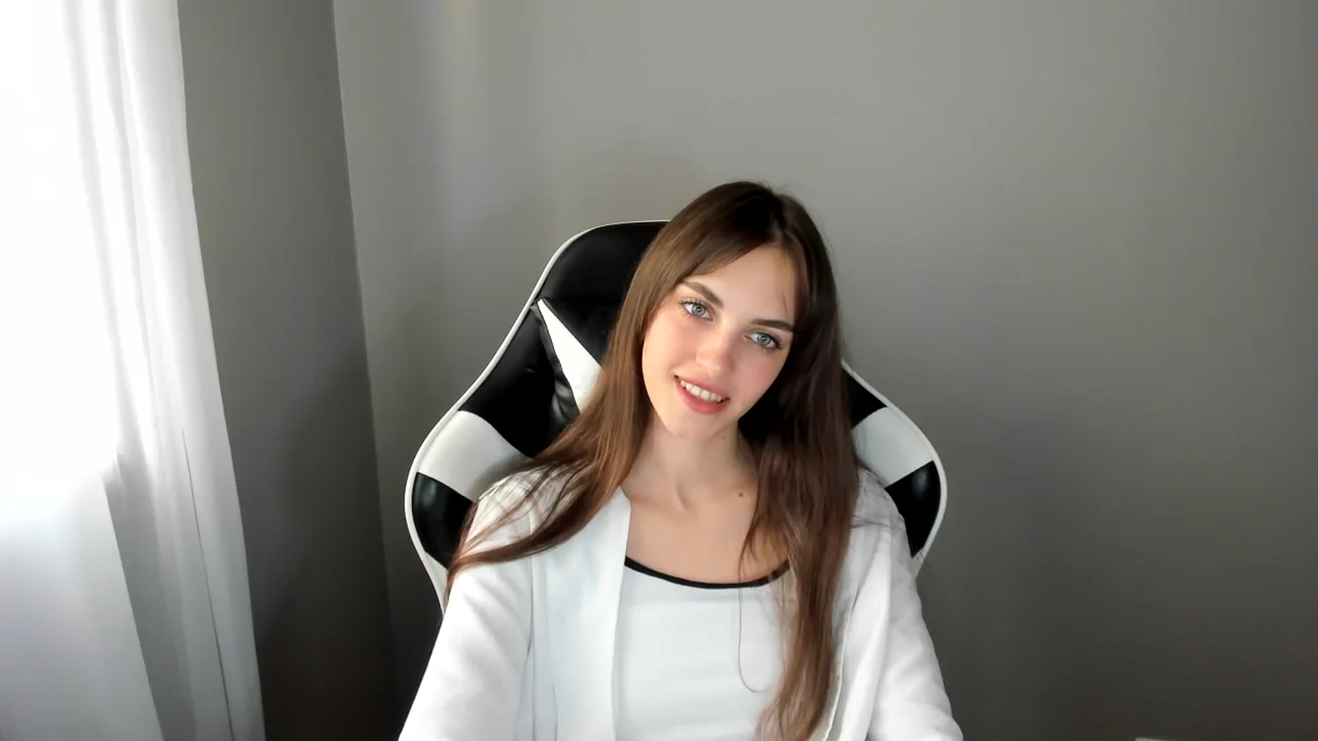 Gallery image thumbnail from Dashamoxy's myfreecams stream on, 07/03/2025, 15:42 image 3 of 20