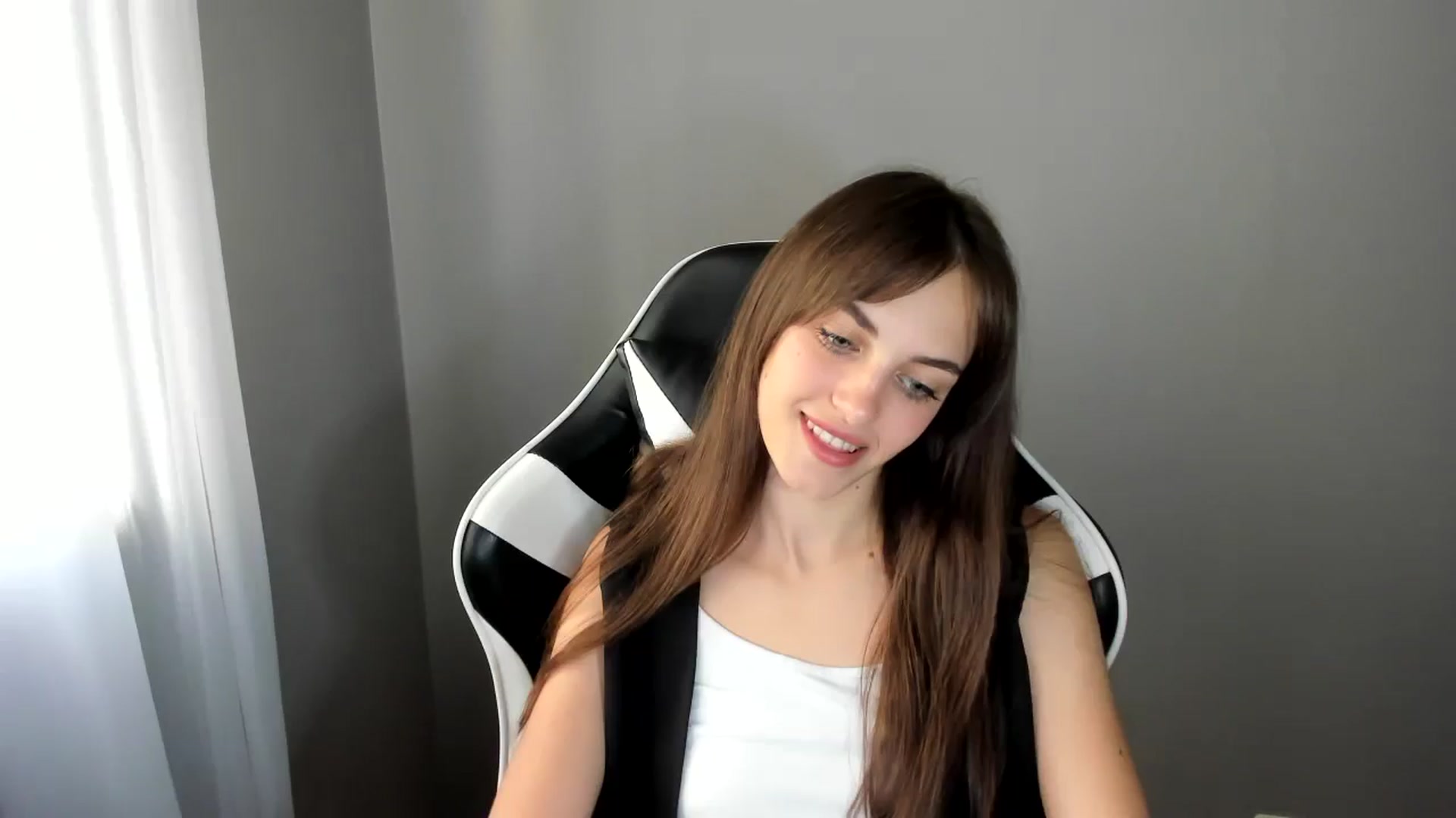 Gallery image thumbnail from Dashamoxy's myfreecams stream on, 07/03/2025, 15:42 image 8 of 20