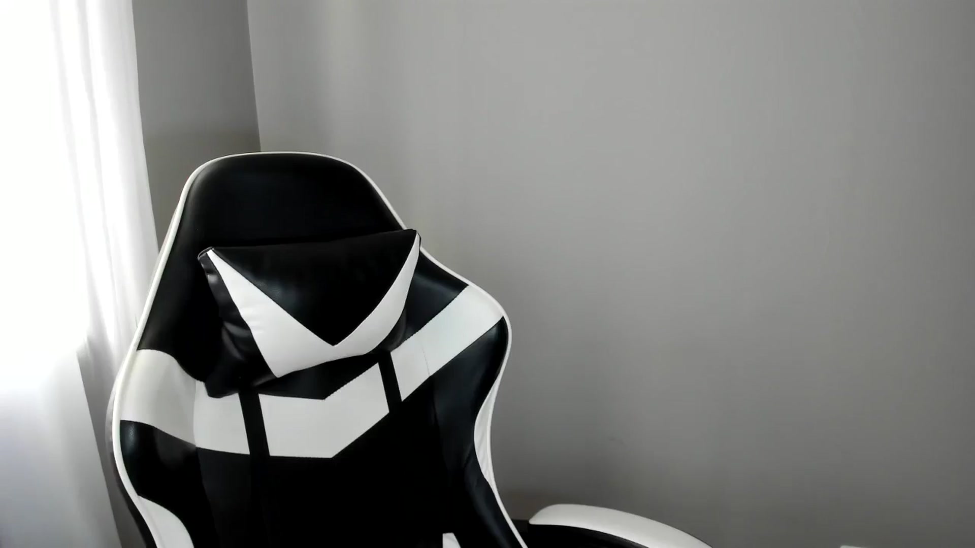 Gallery image thumbnail from Dashamoxy's myfreecams stream on, 07/03/2025, 15:42 image 7 of 20