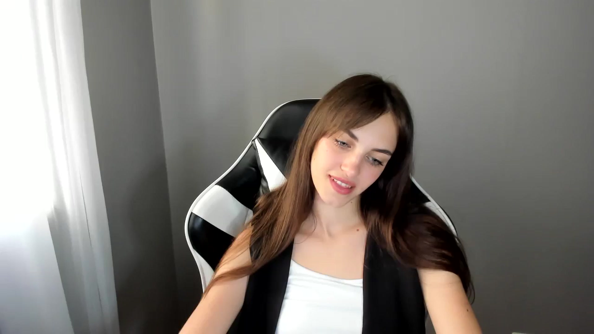 Gallery image thumbnail from Dashamoxy's myfreecams stream on, 07/03/2025, 15:42 image 9 of 20