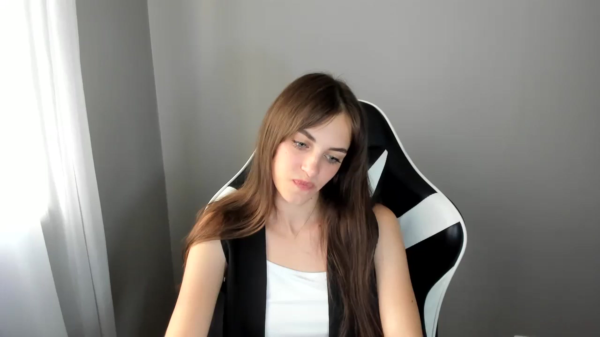 Gallery image thumbnail from Dashamoxy's myfreecams stream on, 07/03/2025, 15:42 image 16 of 20