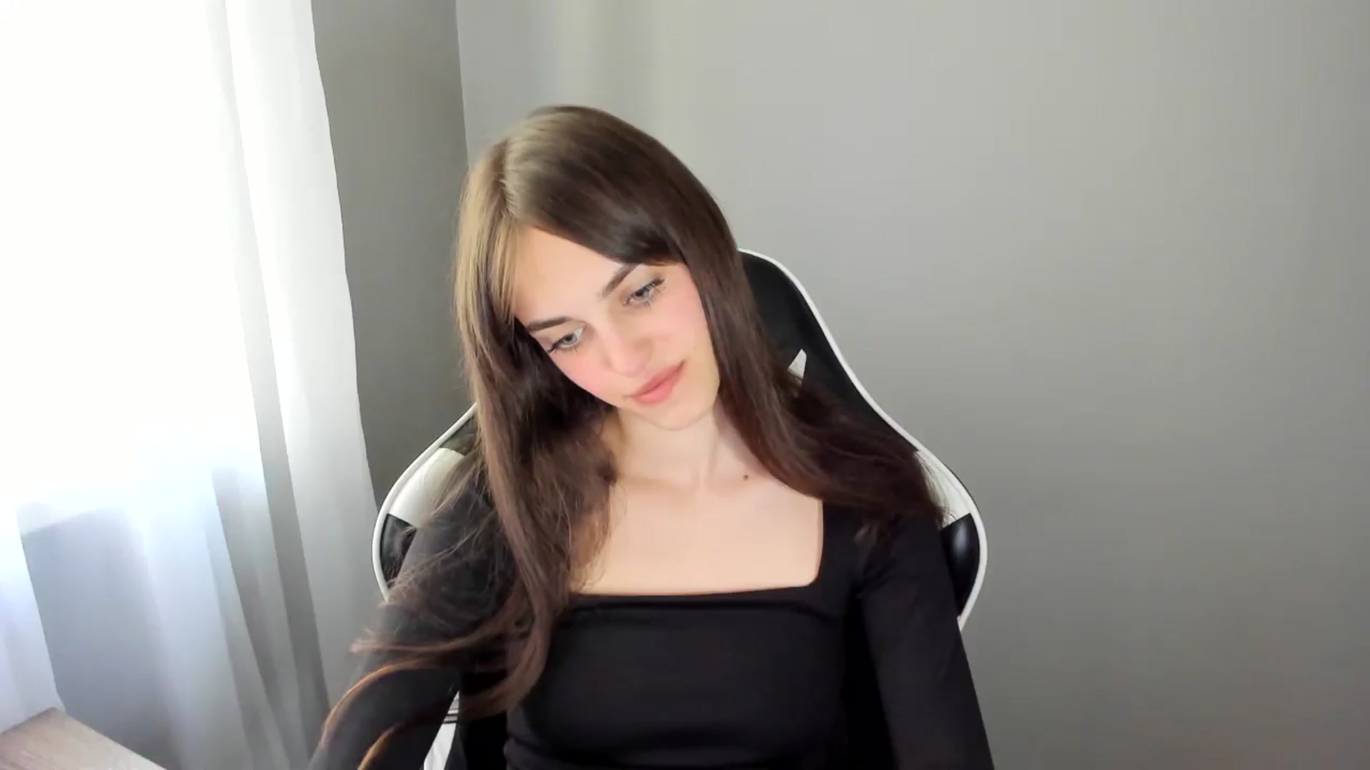 Gallery image thumbnail from Dashamoxy's myfreecams stream on, 07/06/2025, 13:17 image 11 of 20