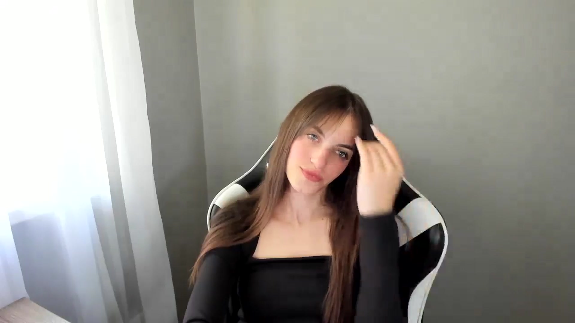 Gallery image thumbnail from Dashamoxy's myfreecams stream on, 07/06/2025, 13:17 image 2 of 20