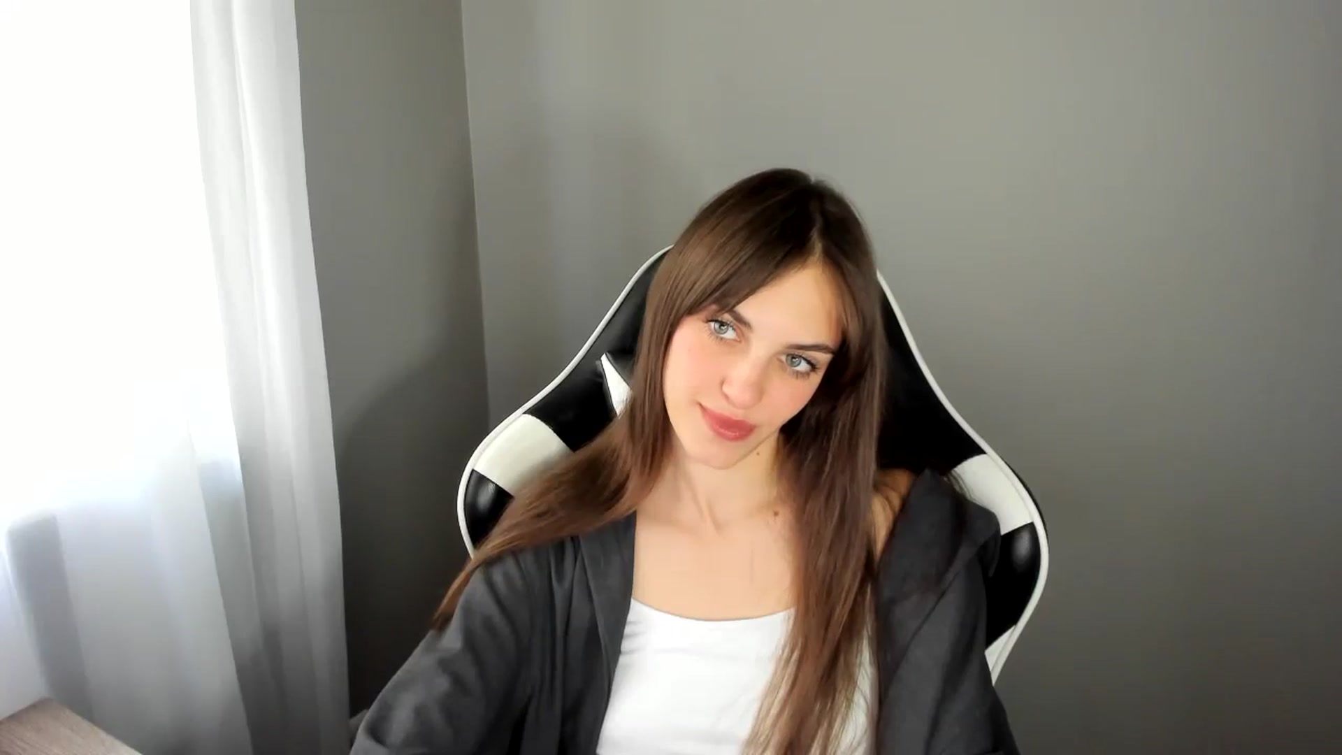 Gallery image thumbnail from Dashamoxy's myfreecams stream on, 07/07/2025, 14:32 image 6 of 20