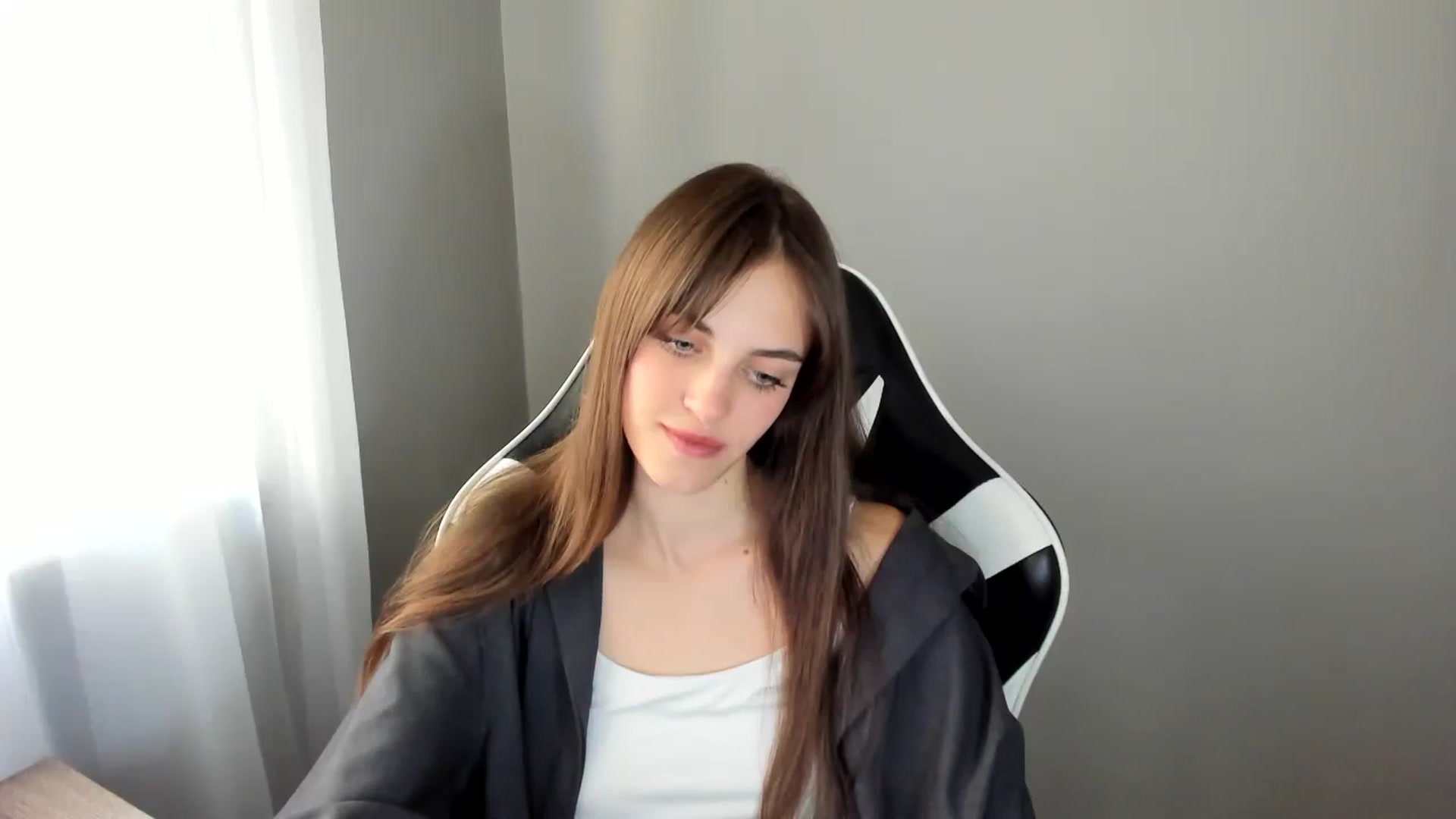Gallery image thumbnail from Dashamoxy's myfreecams stream on, 07/07/2025, 14:32 image 19 of 20